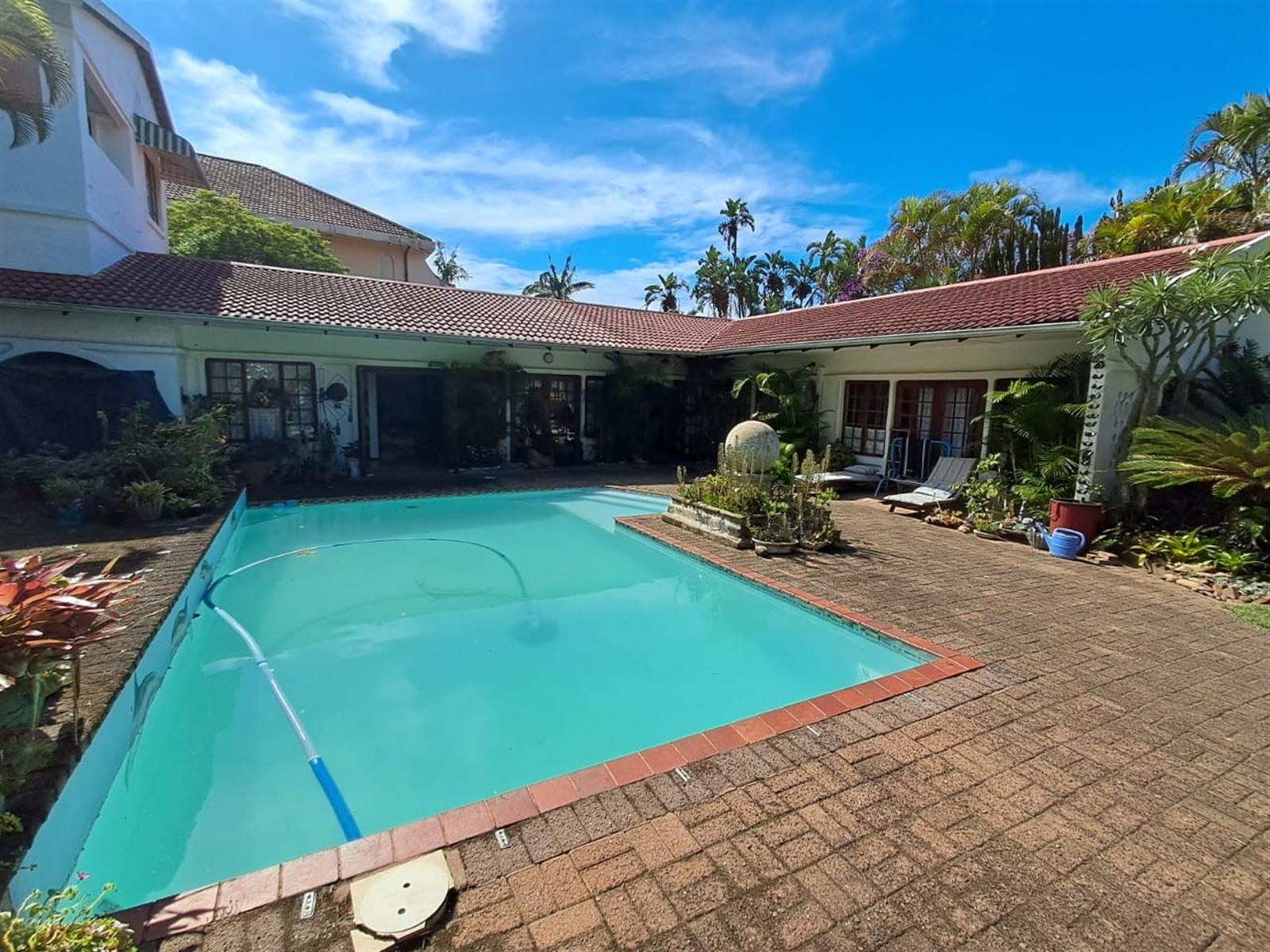 5 Bedroom House, Uvongo, Kwazulu-Natal