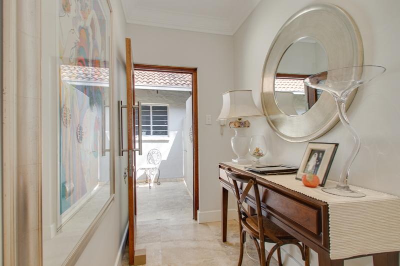 Townhouse For Sale in Sandhurst, Sandton