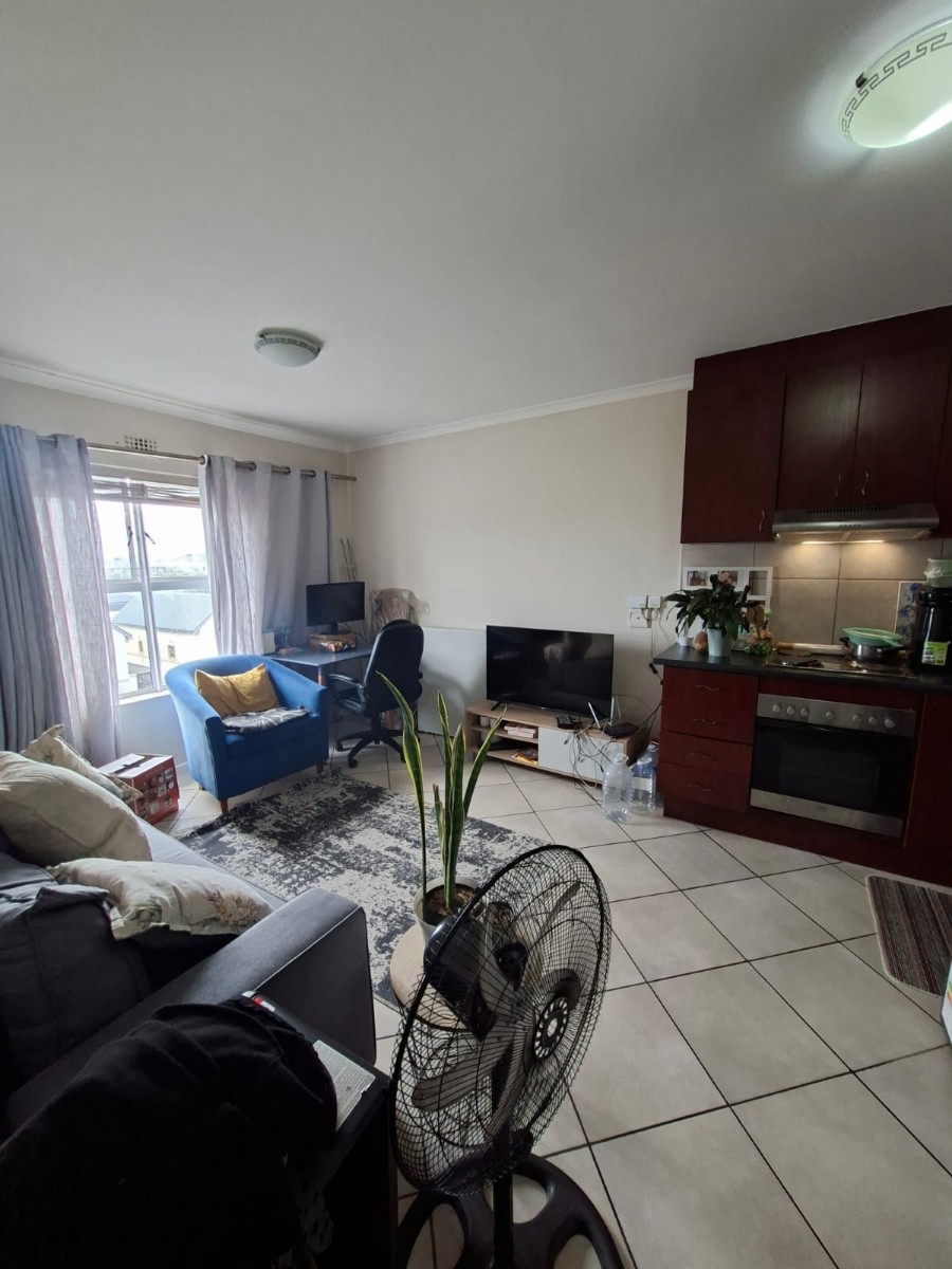 Modern 2 Bedroom Apartment in Popular Buhrein Estate