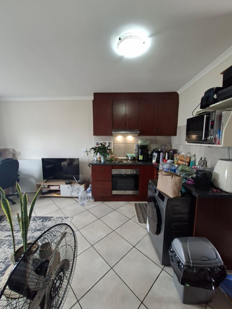 Modern 2 Bedroom Apartment in Popular Buhrein Estate