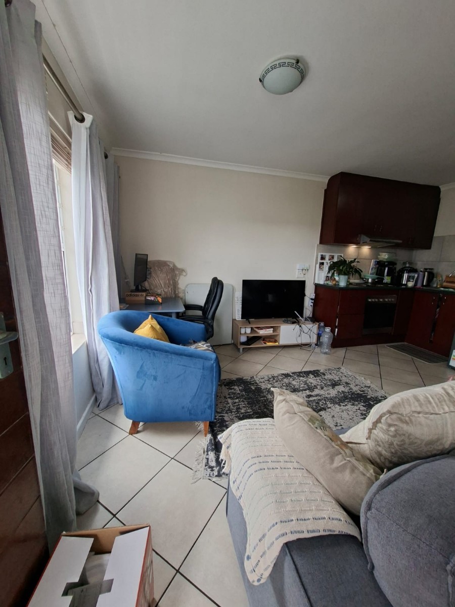 Modern 2 Bedroom Apartment in Popular Buhrein Estate