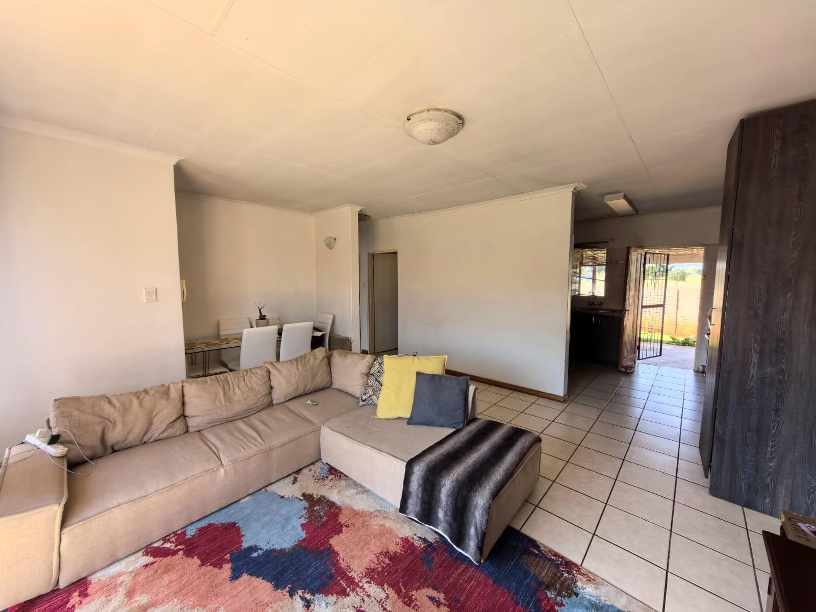 Corner-Stand Comfort: Your Private, Safe, Pet-Friendly Sanctuary in Riviera, Kimberley