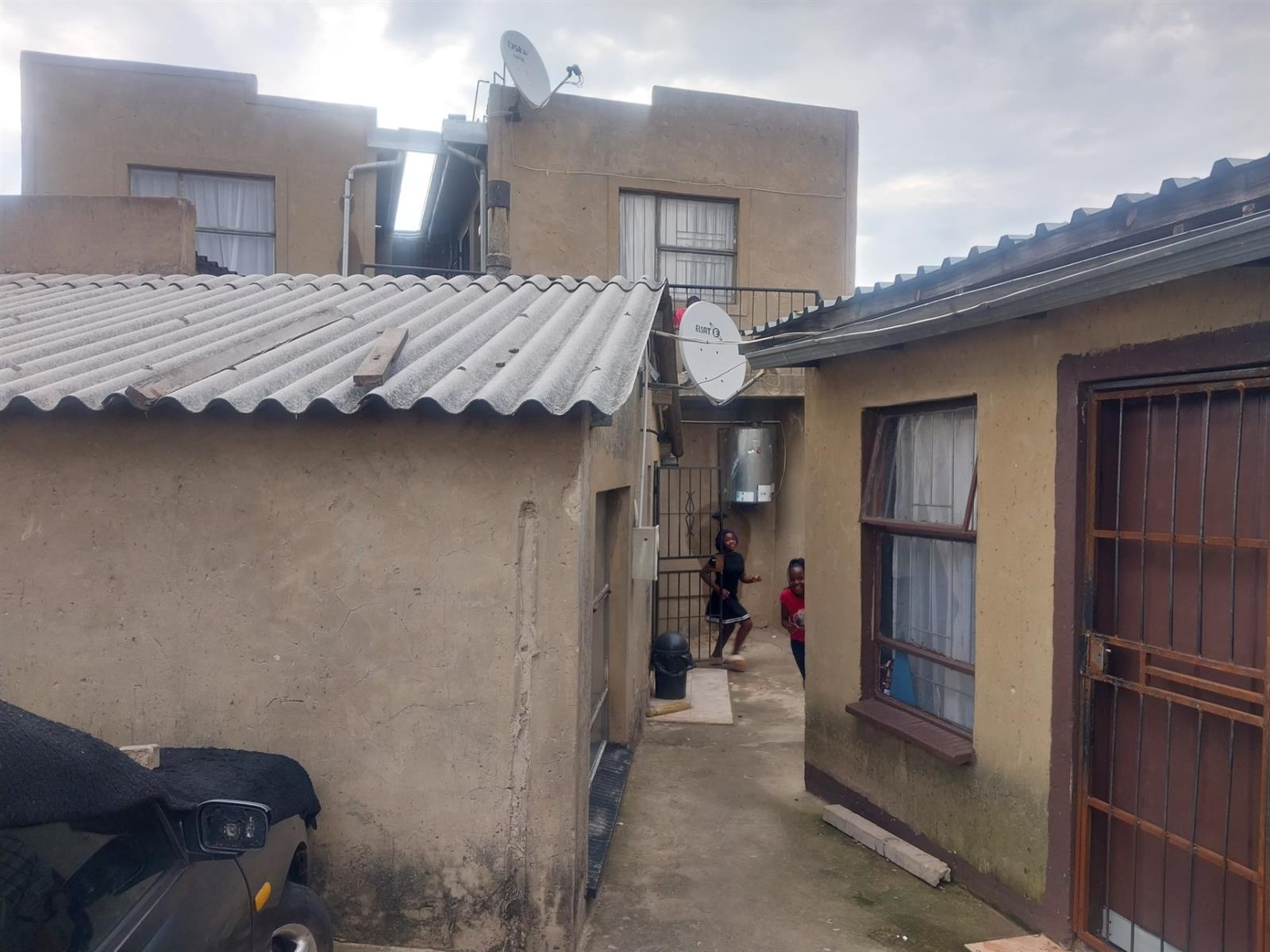 2 Bedroom House For Sale in Diepkloof, Soweto