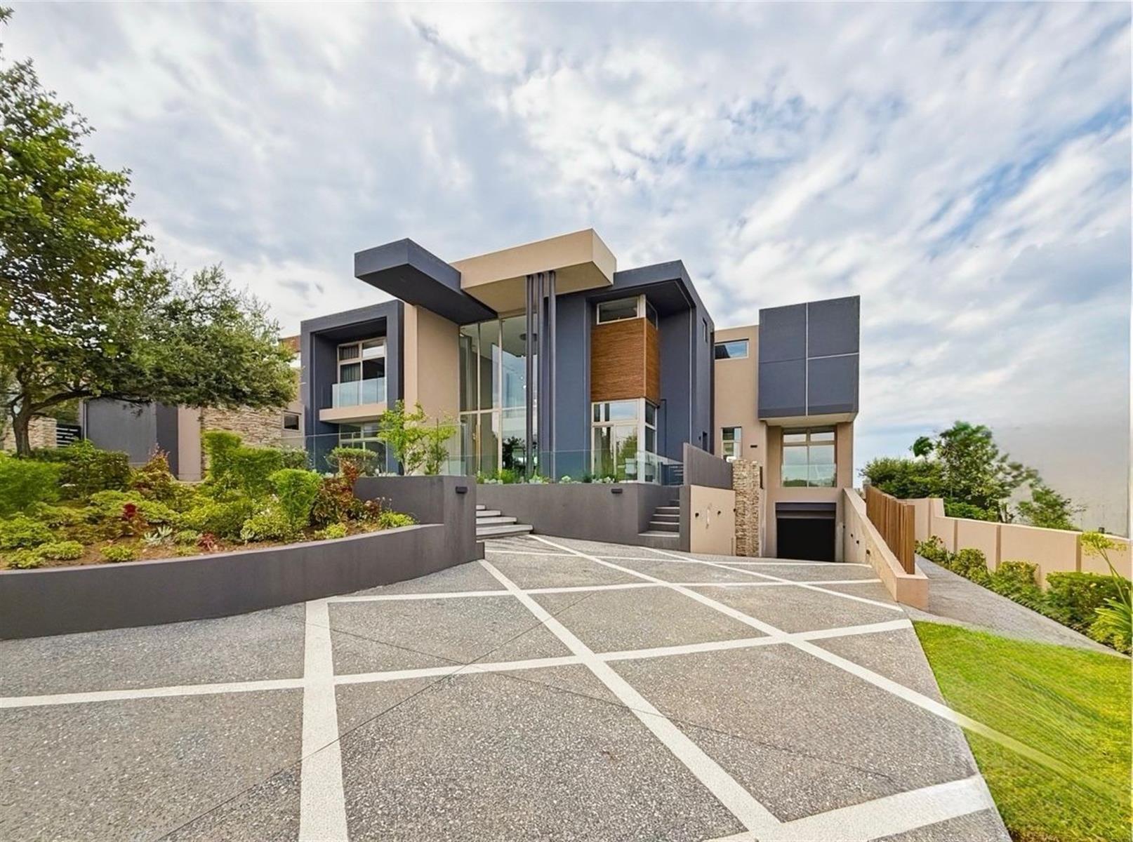 An Icon of Prestige in Steyn City with Unrivalled Fairway Vistas