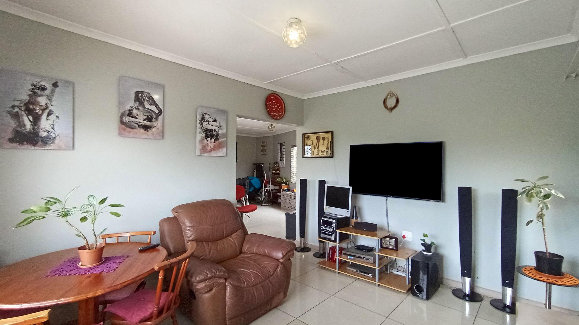 4-bedroom house for sale