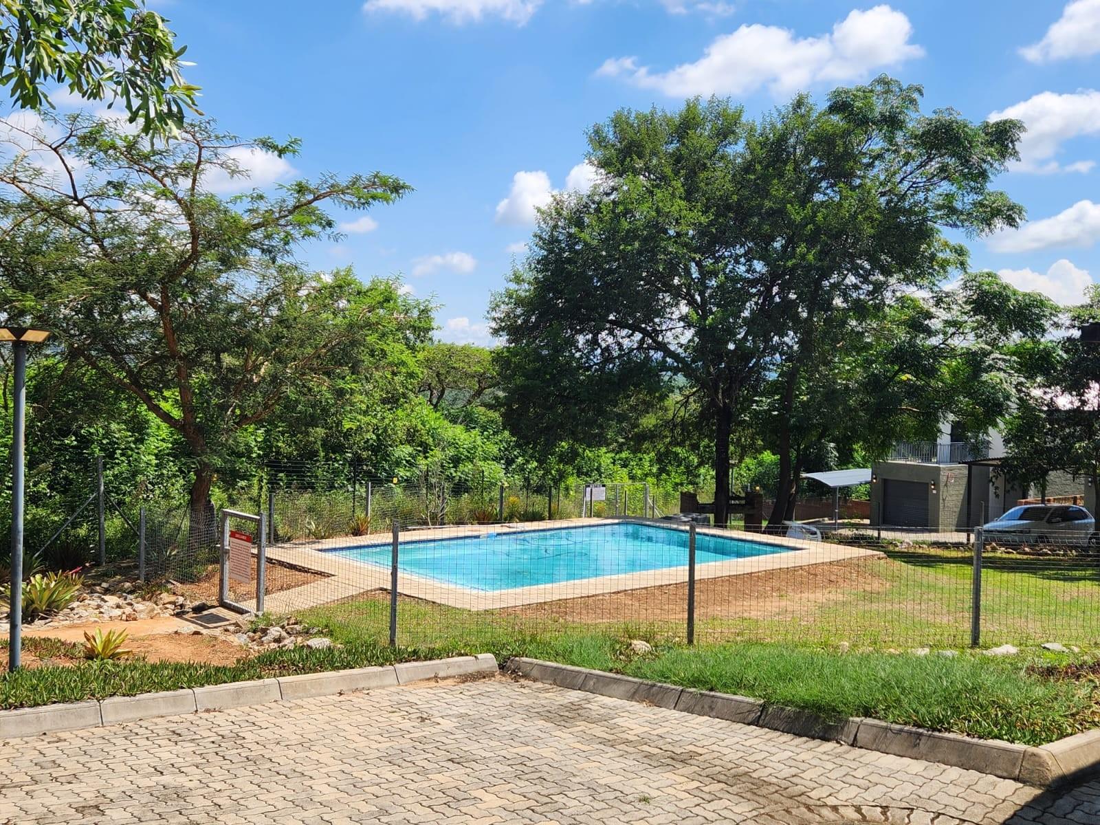 Apartment For Sale in Stonehenge Ext 1, Stonehenge, Nelspruit