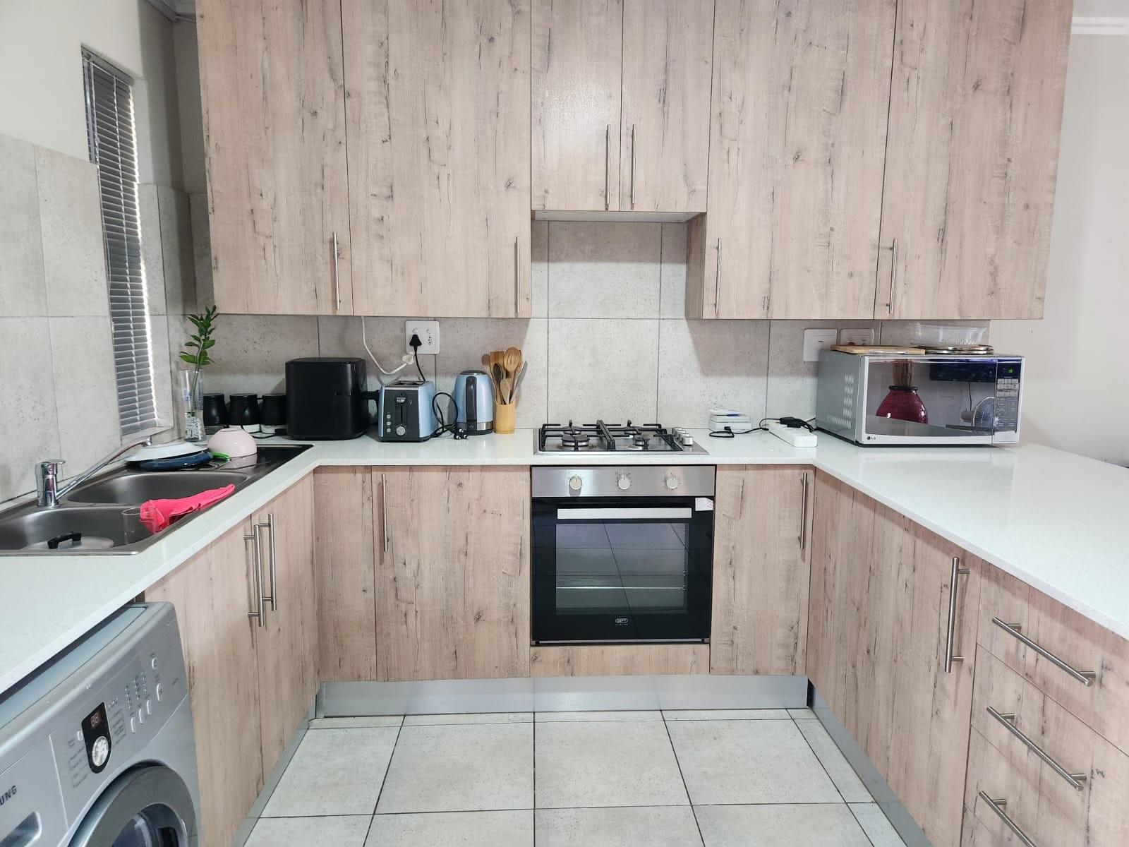 Apartment For Sale in Stonehenge Ext 1, Stonehenge, Nelspruit