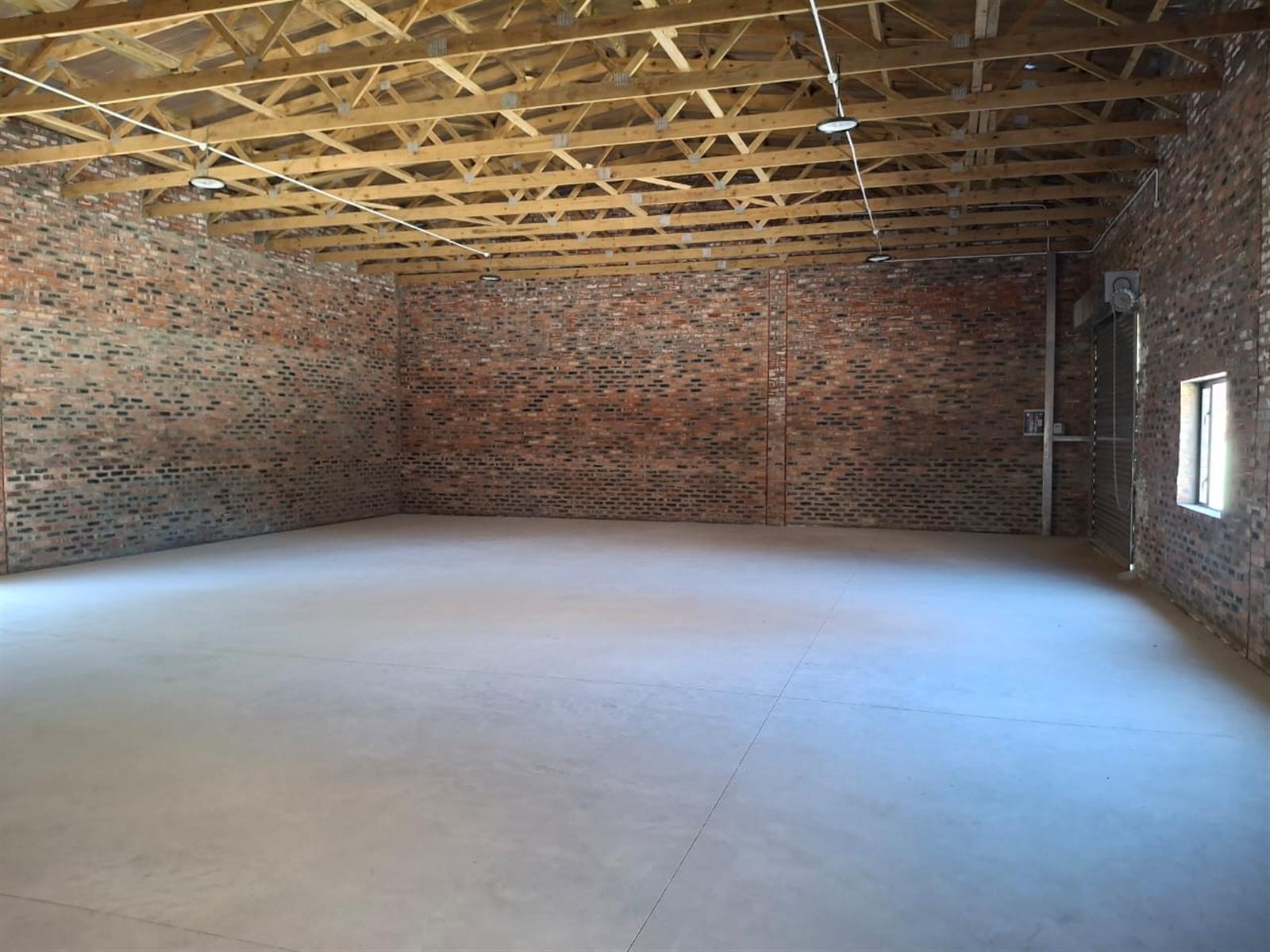 Warehouse for rent in Fairview, Port Elizabeth, 295 m²