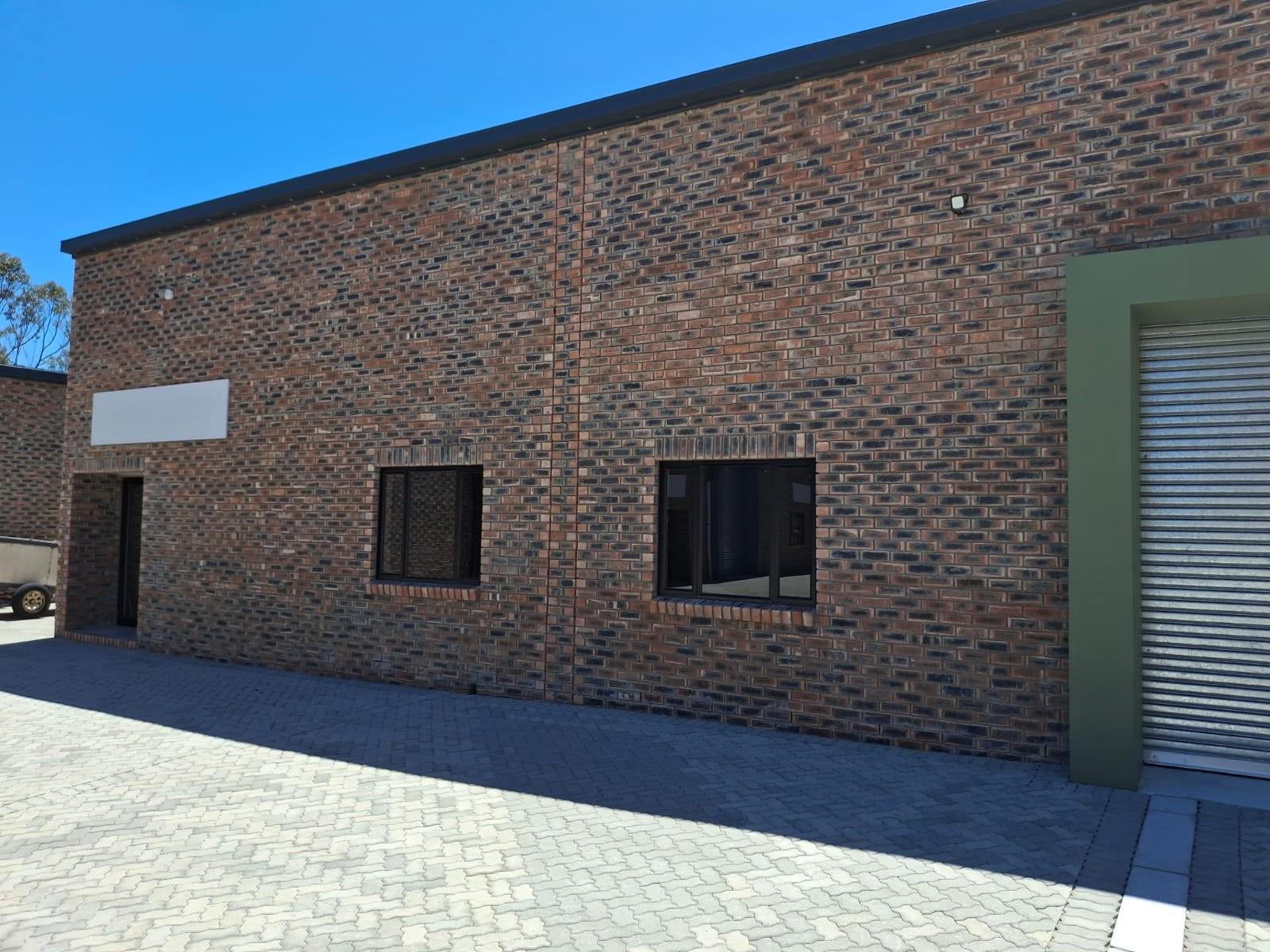 Warehouse for rent in Fairview, Port Elizabeth, 295 m²