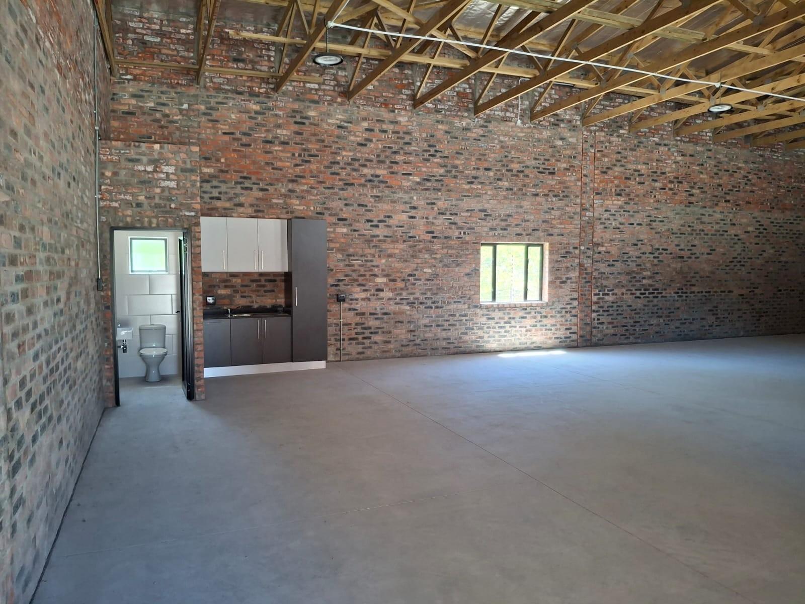 Warehouse for rent in Fairview, Port Elizabeth, 295 m²