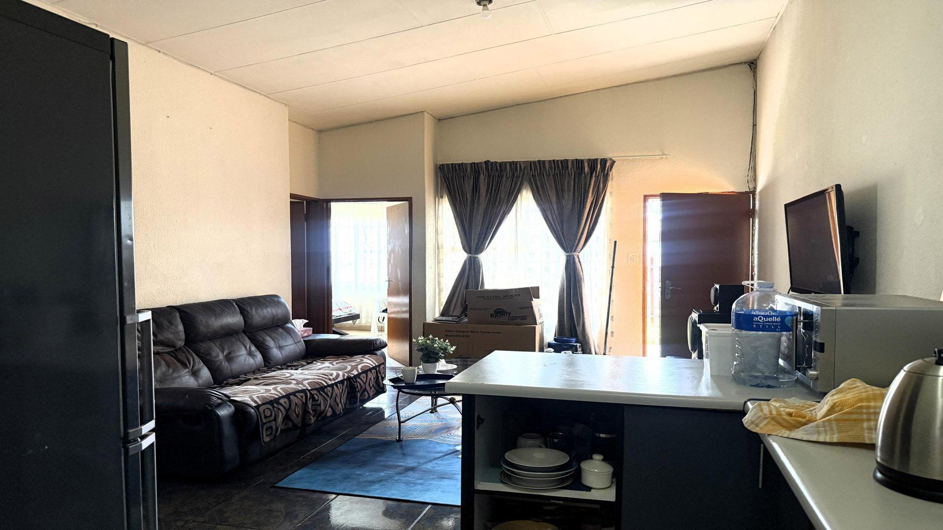 Townhouse For Sale in Ridgeway, Johannesburg