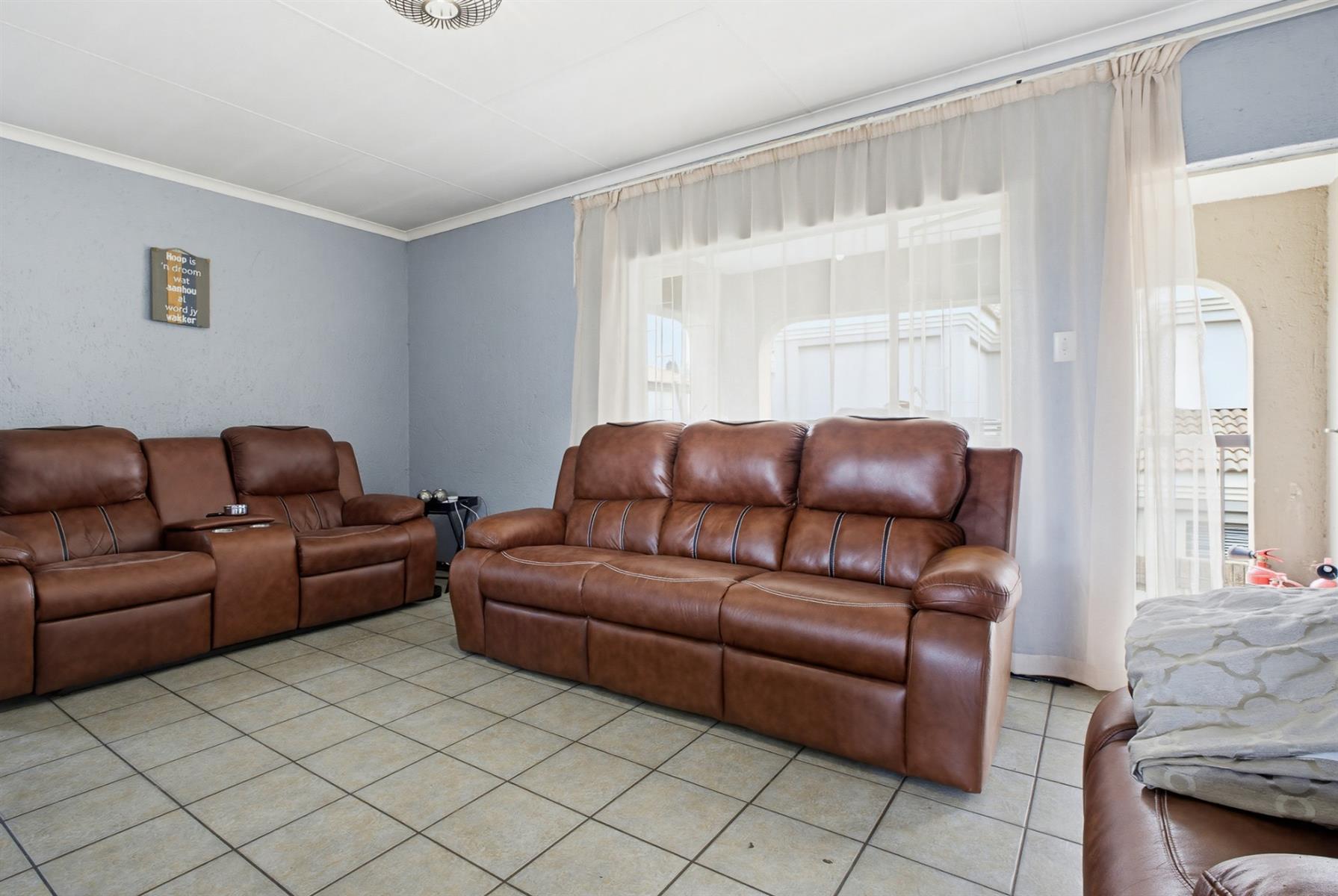 2 Bedroom, 2 Bathrooms Apartment For Sale in Farrarmere Country Estate, Benoni