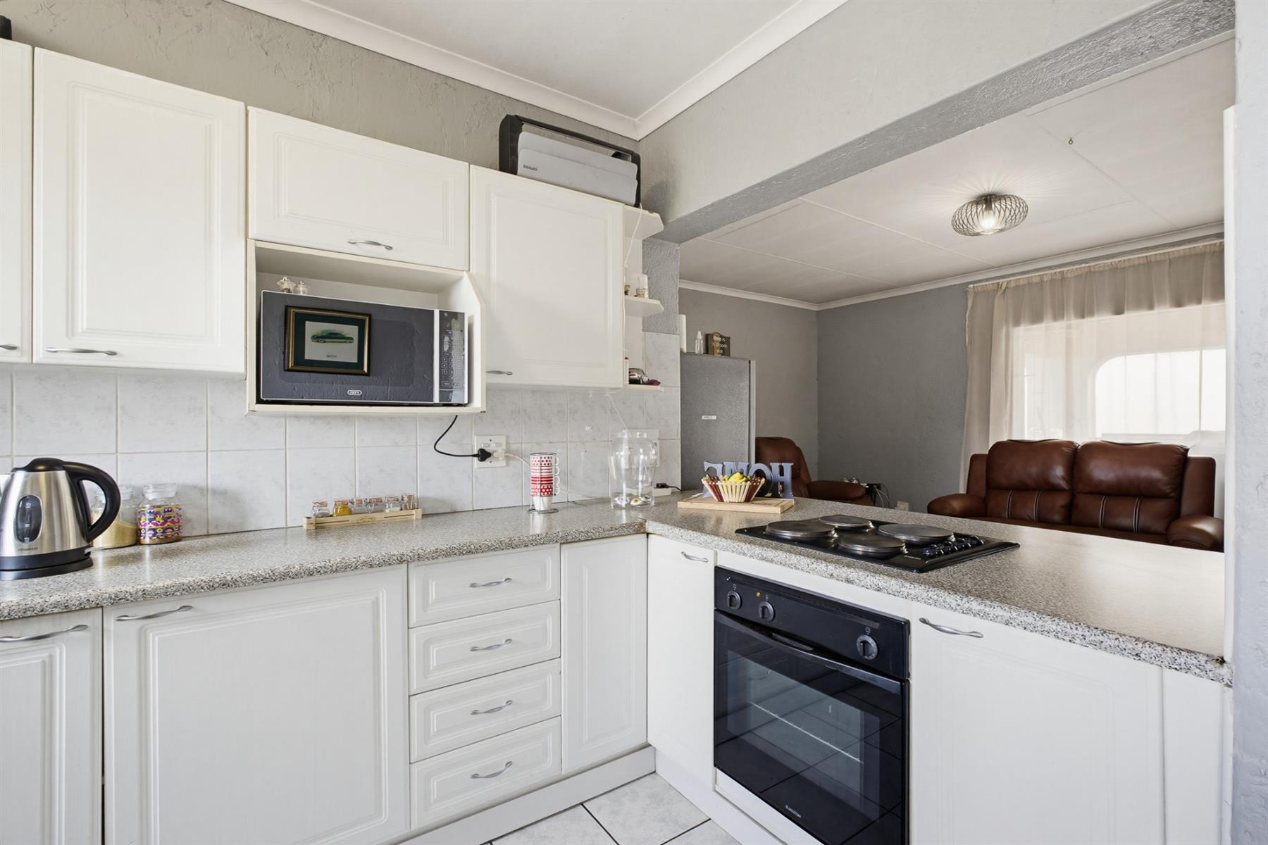 2 Bedroom, 2 Bathrooms Apartment For Sale in Farrarmere Country Estate, Benoni