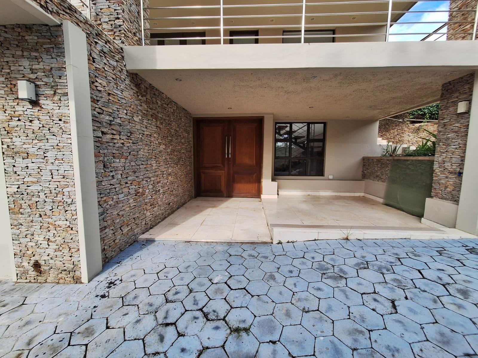 Exceptional Family Living in Brettenwood Coastal Estate