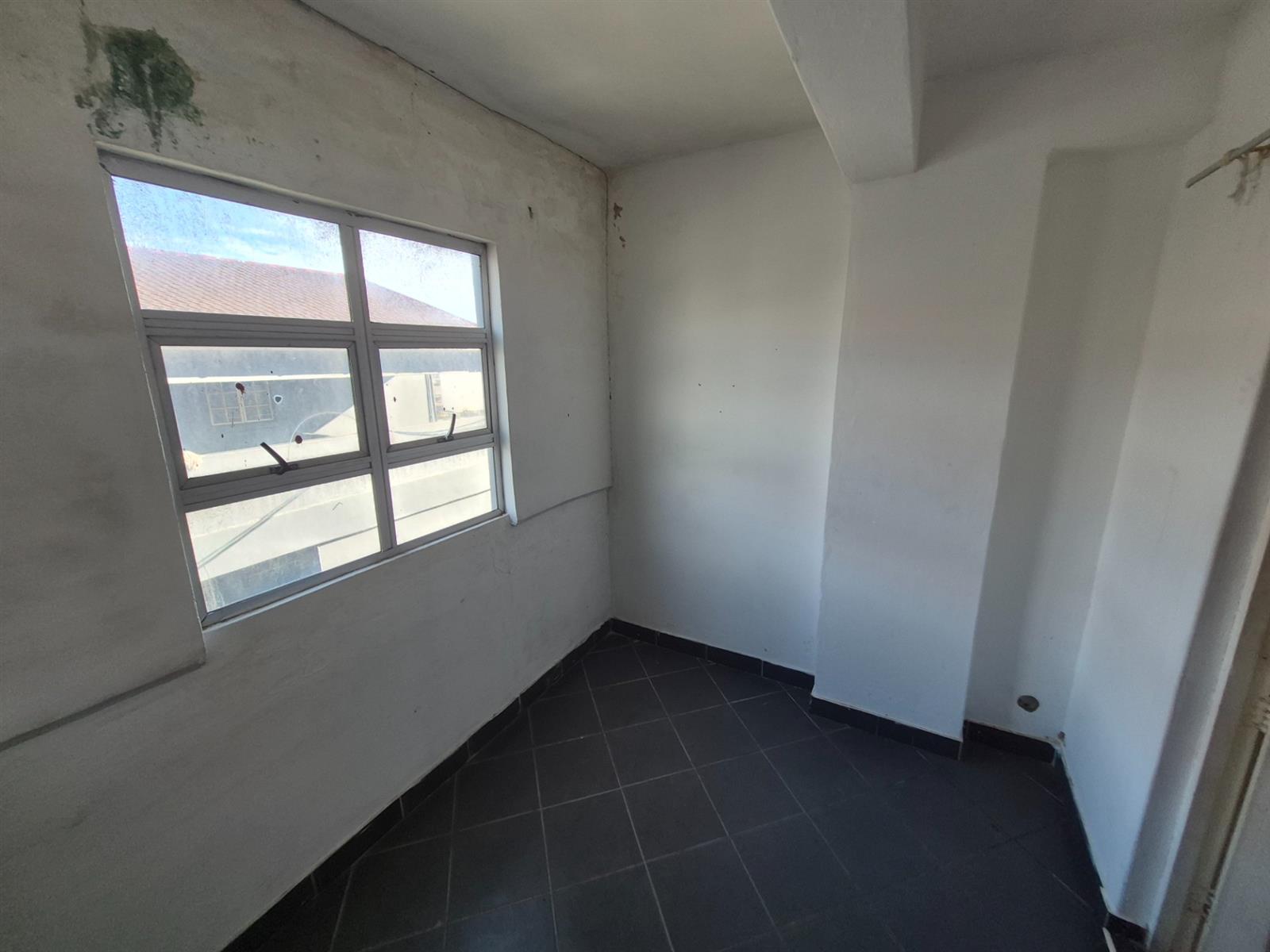 2.5 Bedroom flat For Sale in Bluff, Durban, KwaZulu Natal