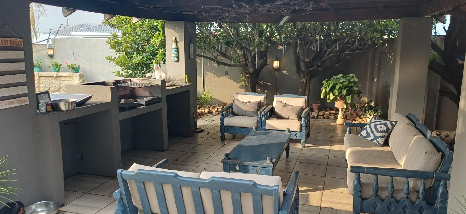 Premium 5-Bedroom Modern Home with Flatlet, Pool and Luxury Finishes A Rare Find in Kriel