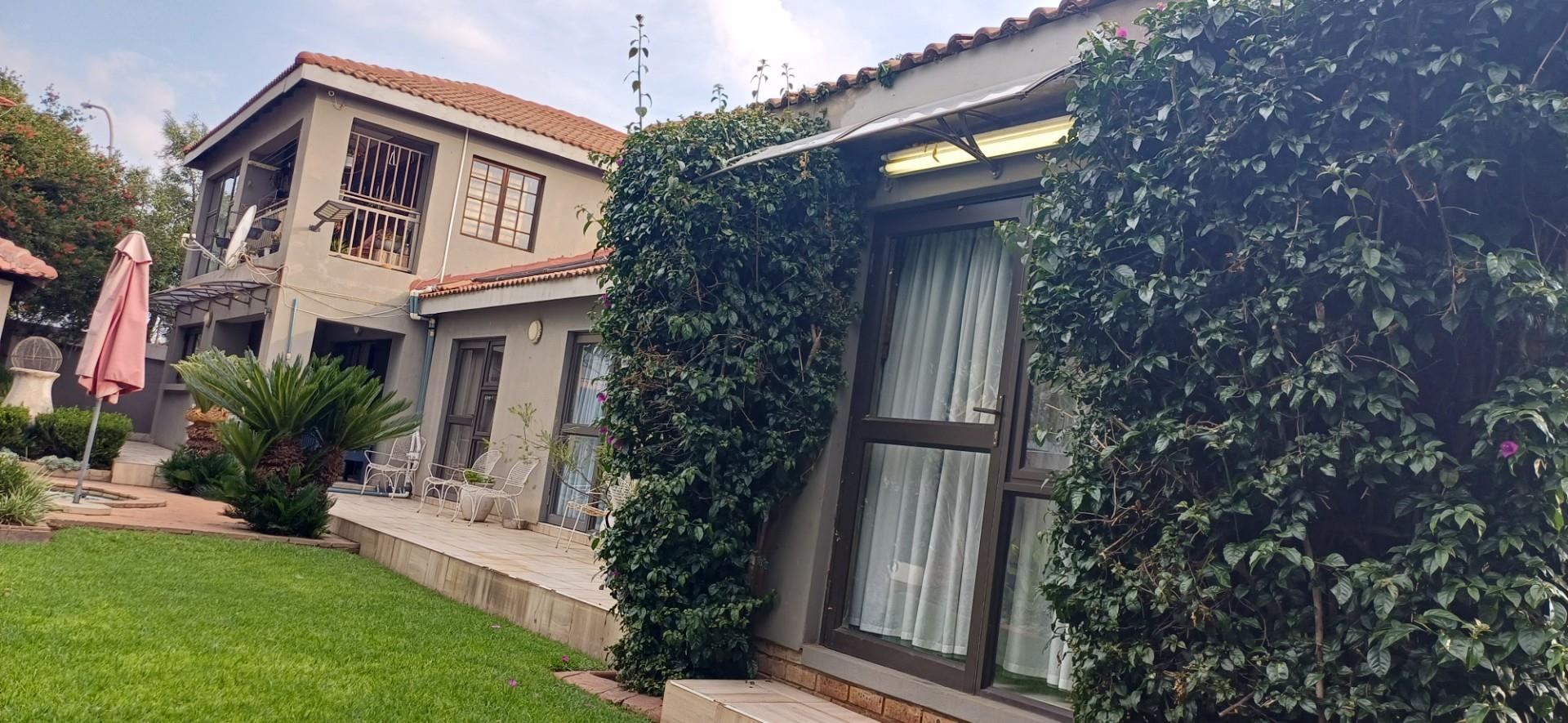 Premium 5-Bedroom Modern Home with Flatlet, Pool and Luxury Finishes A Rare Find in Kriel