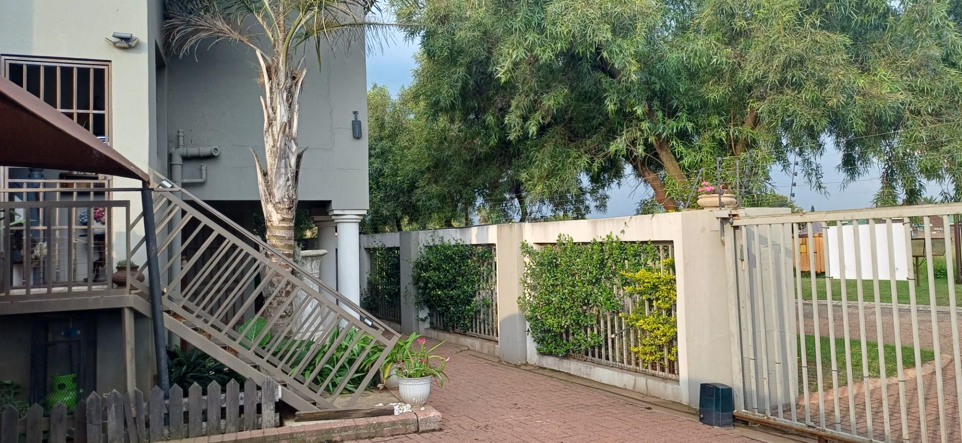Premium 5-Bedroom Modern Home with Flatlet, Pool and Luxury Finishes A Rare Find in Kriel