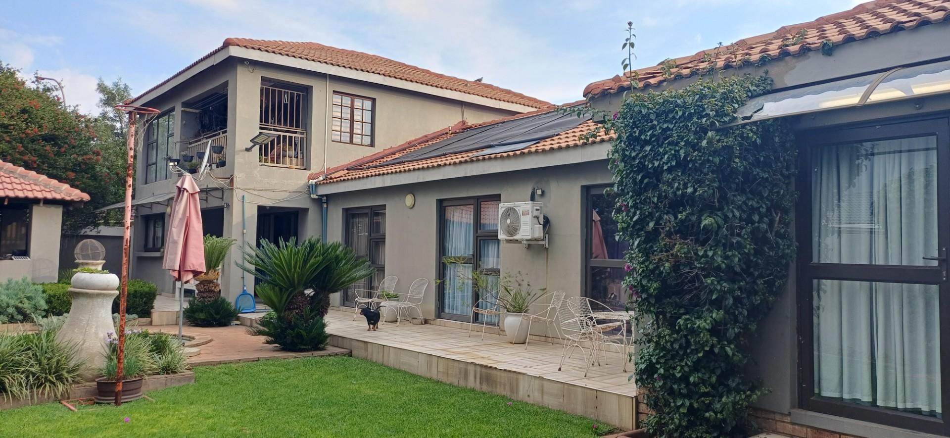 Premium 5-Bedroom Modern Home with Flatlet, Pool and Luxury Finishes A Rare Find in Kriel