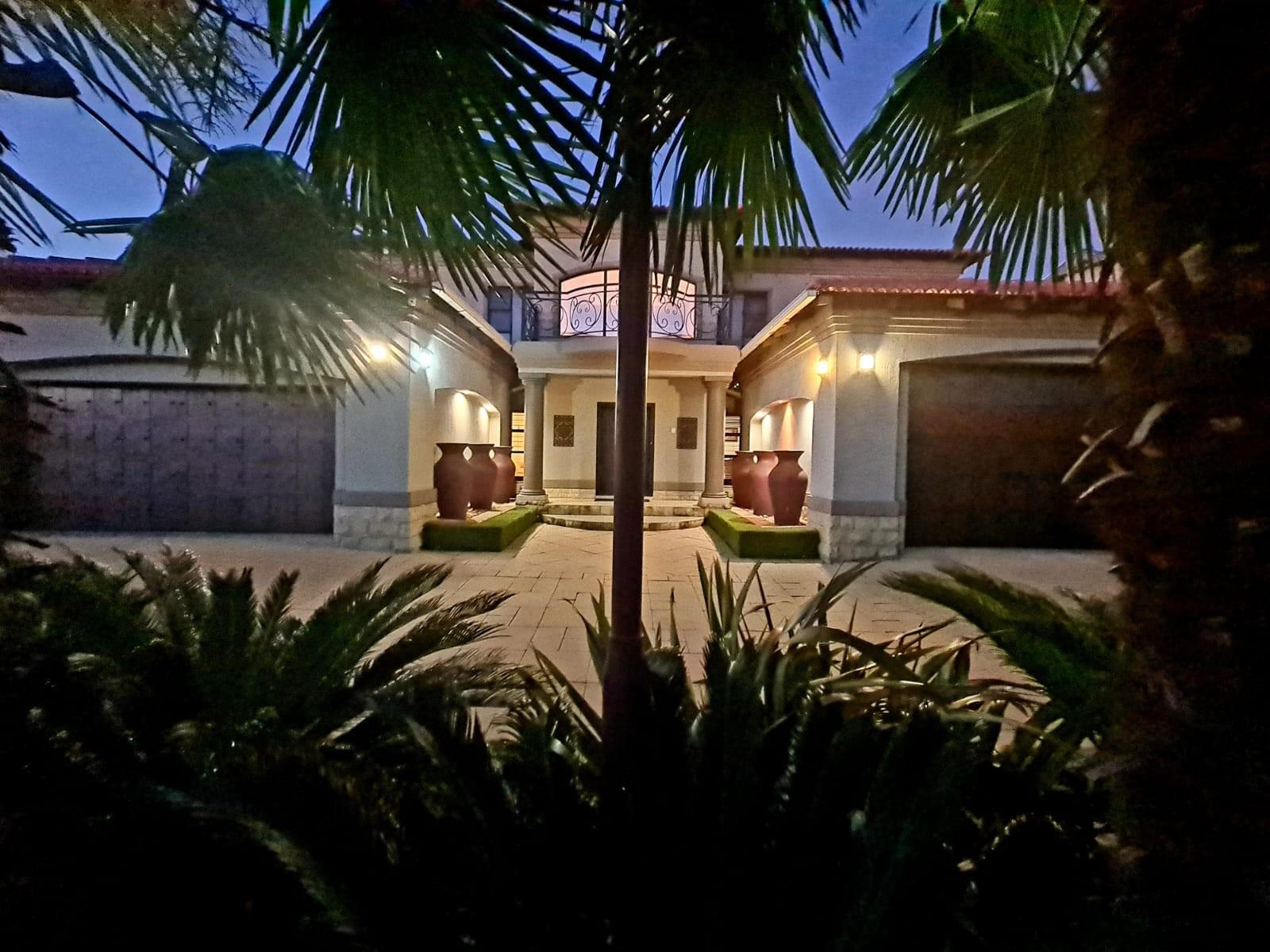 Timeless Elegance in Tuscany Estate - Luxury Living with Space, Comfort, and Sustainability