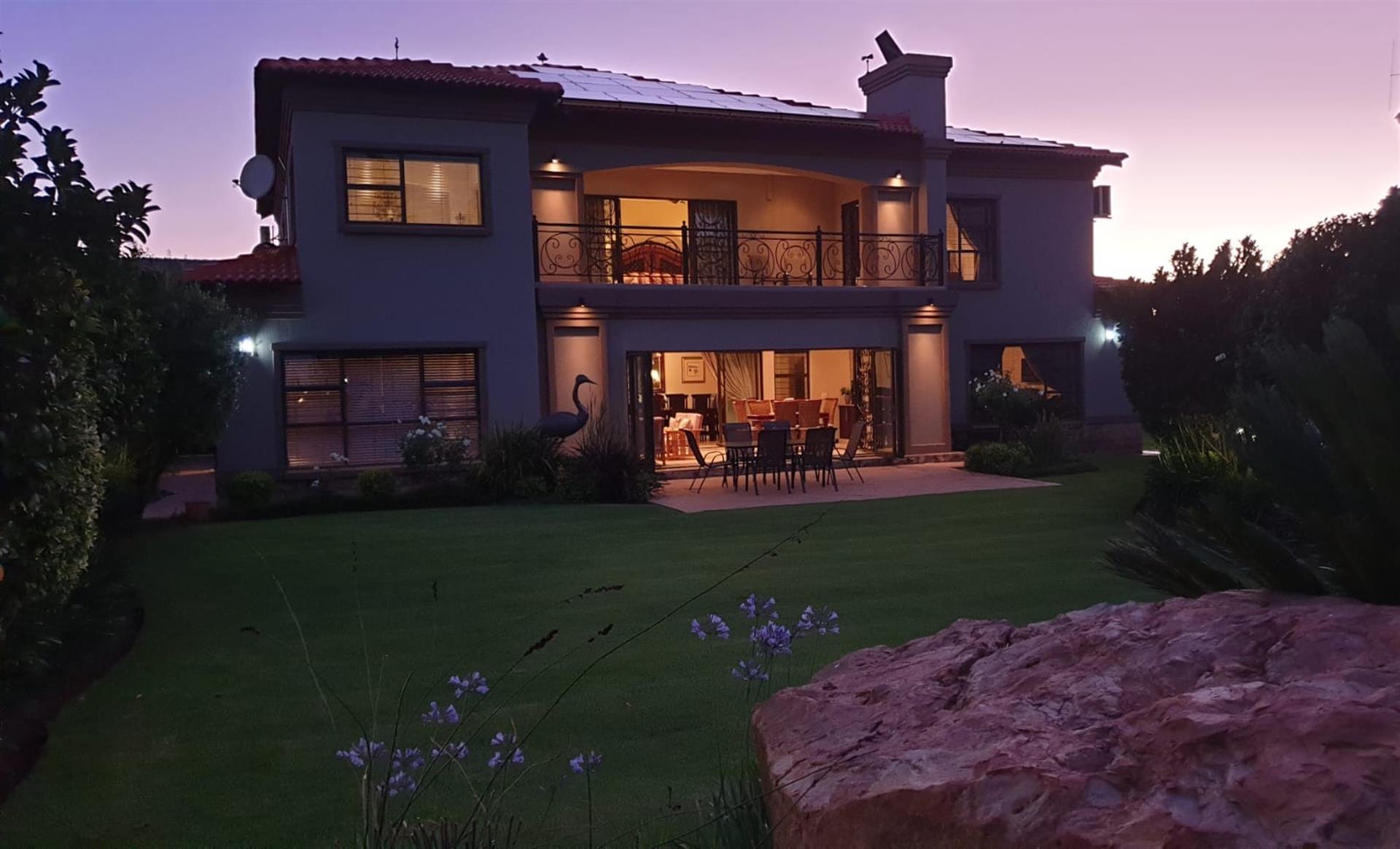 Timeless Elegance in Tuscany Estate - Luxury Living with Space, Comfort, and Sustainability