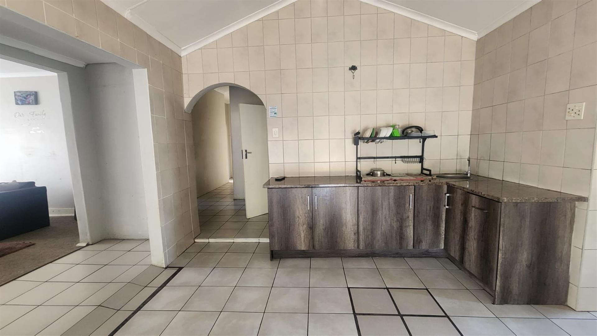 Spacious Family Home with Exceptional Entertainment Potential in Dalview