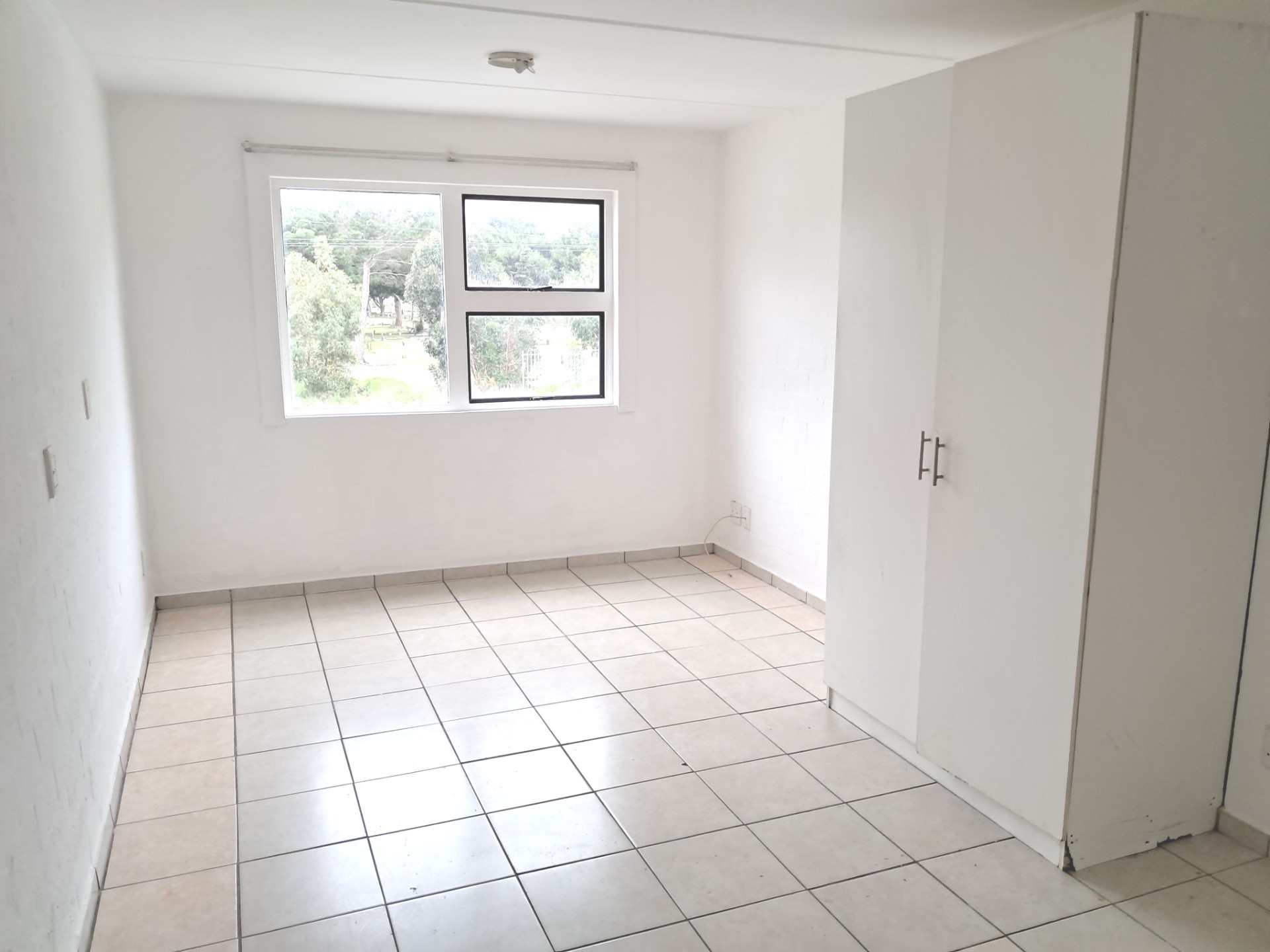 Apartment for rent in Thornton, Cape Town, 35 m²