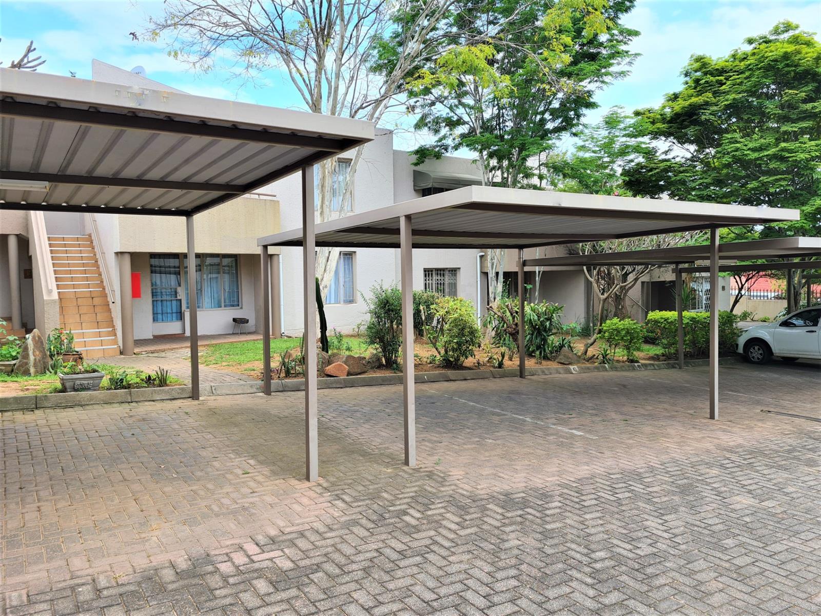 3 Bedroom Apartment in West Acres, No Transfer Duty, 2 Parking's