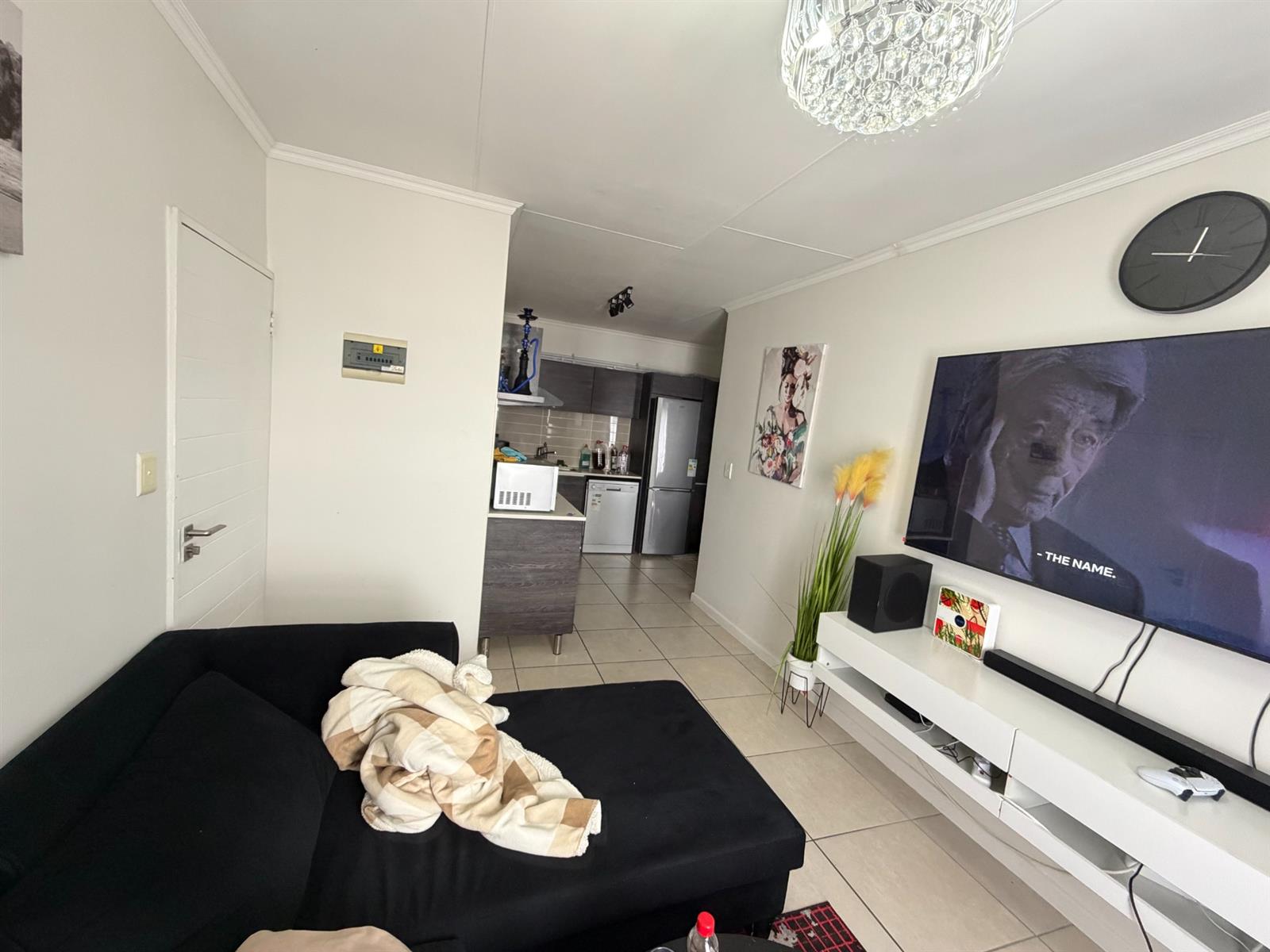 Modern 1 Bedroom 3rd Floor Apartment / Flat for Sale in Olivedale
