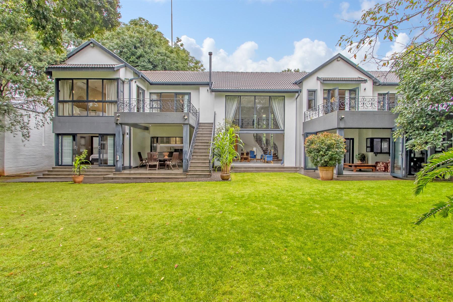 Iconic multi residence luxury home in prestigious Illovo