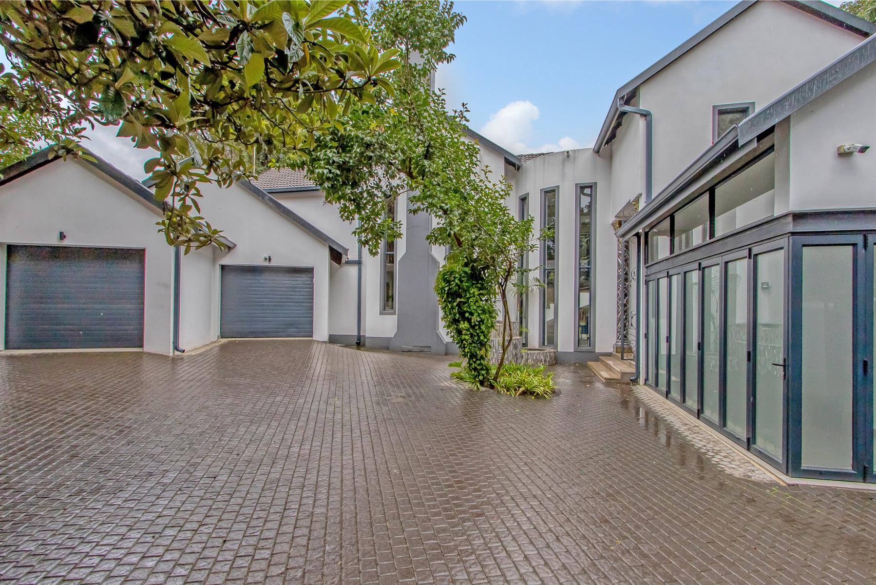 Iconic multi residence luxury home in prestigious Illovo