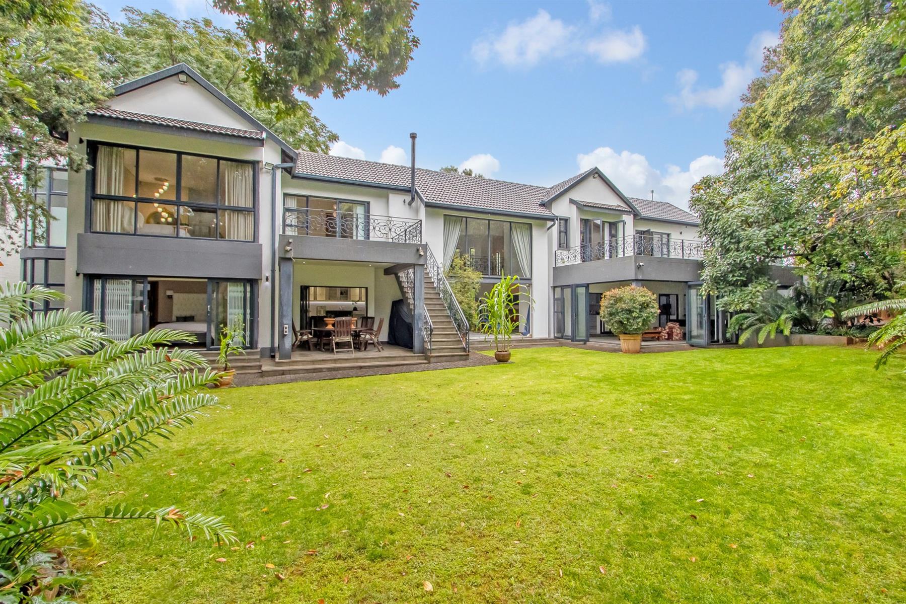 Iconic multi residence luxury home in prestigious Illovo