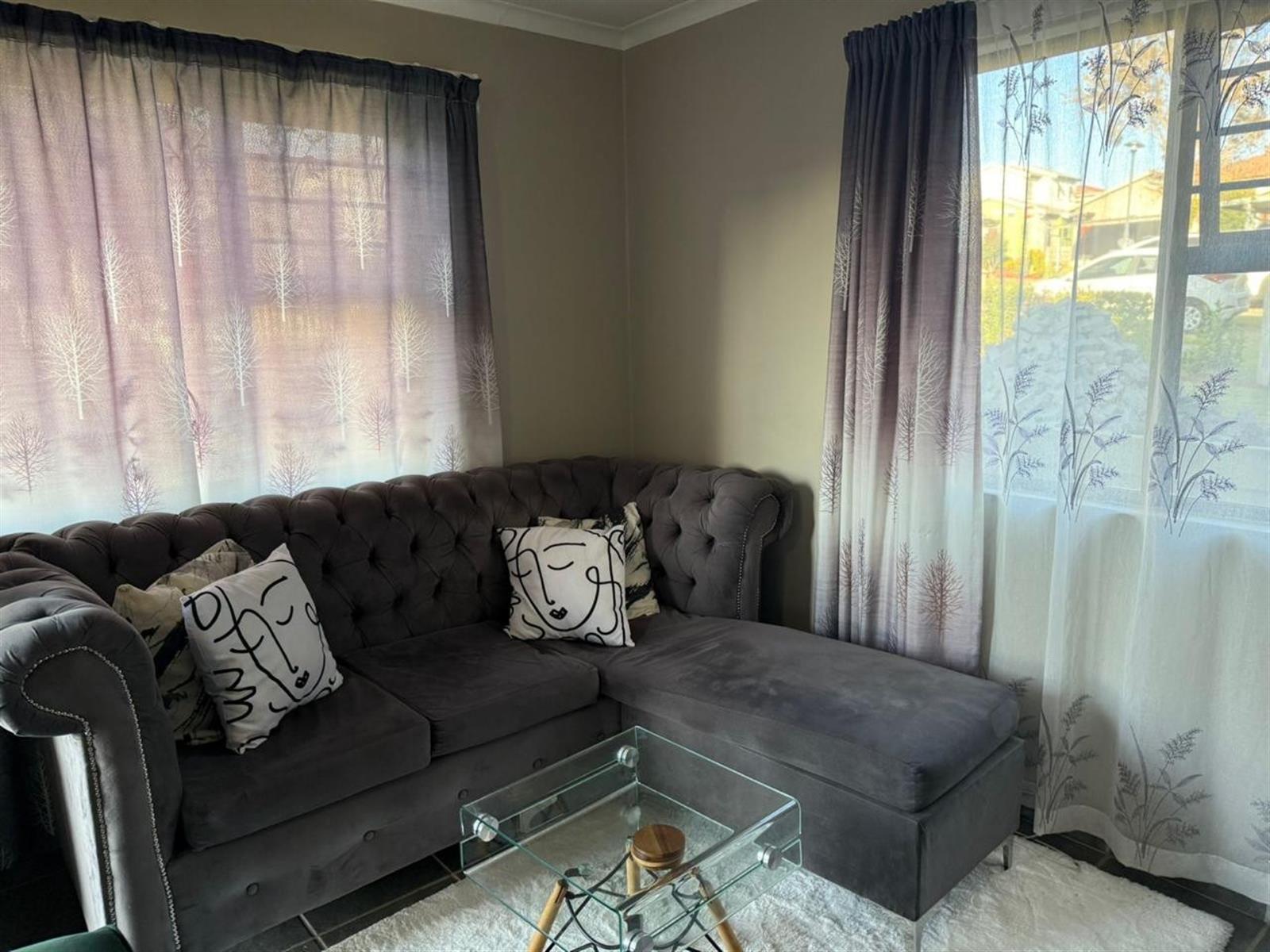 Charming 3-Bedroom Duplex for Sale in Summerset Village