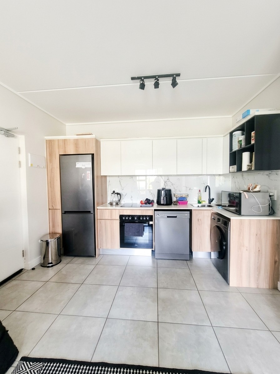 Apartment for sale in Waterfall, Midrand, 47 m²