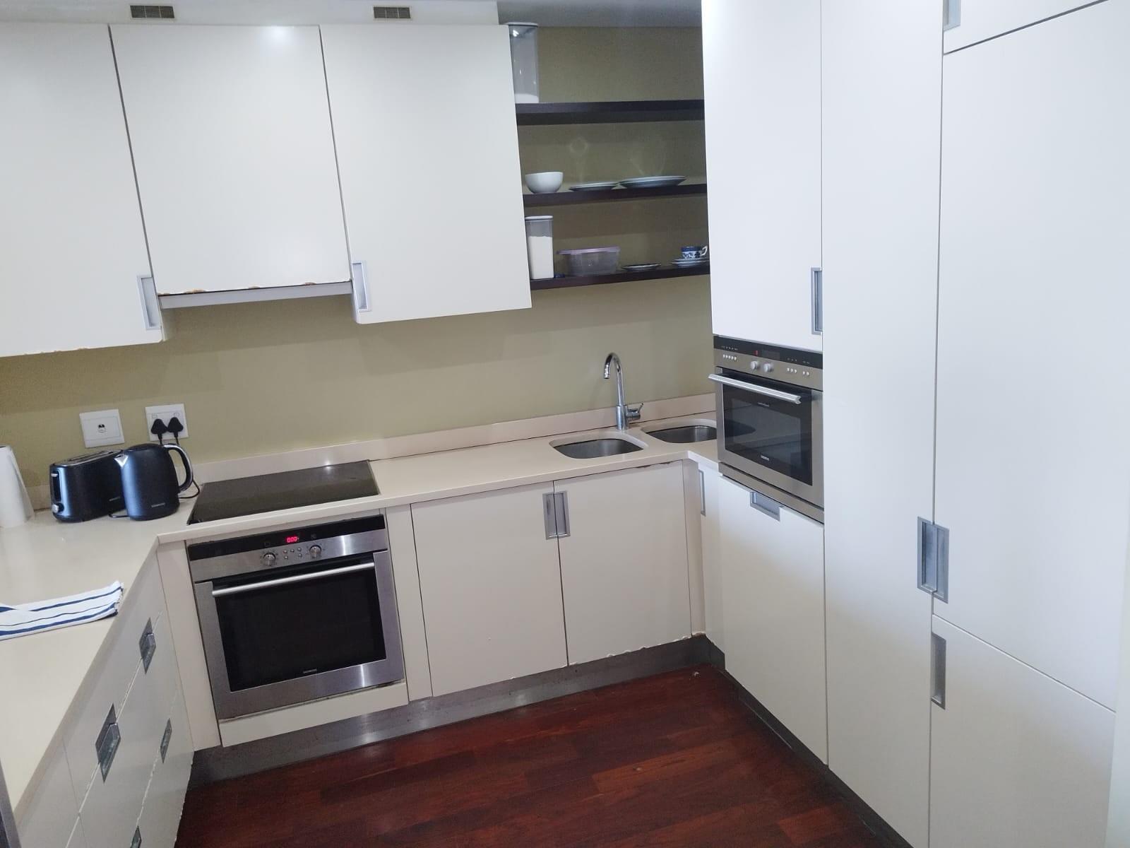 Apartment To Rent in Essenwood, Durban, KwaZulu Natal