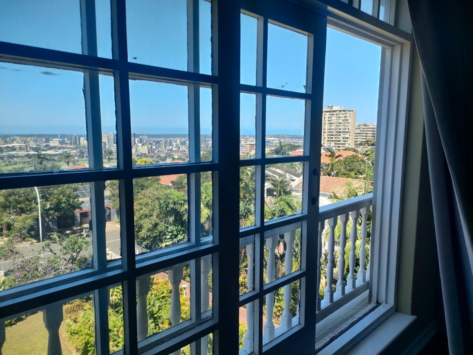 Apartment To Rent in Essenwood, Durban, KwaZulu Natal
