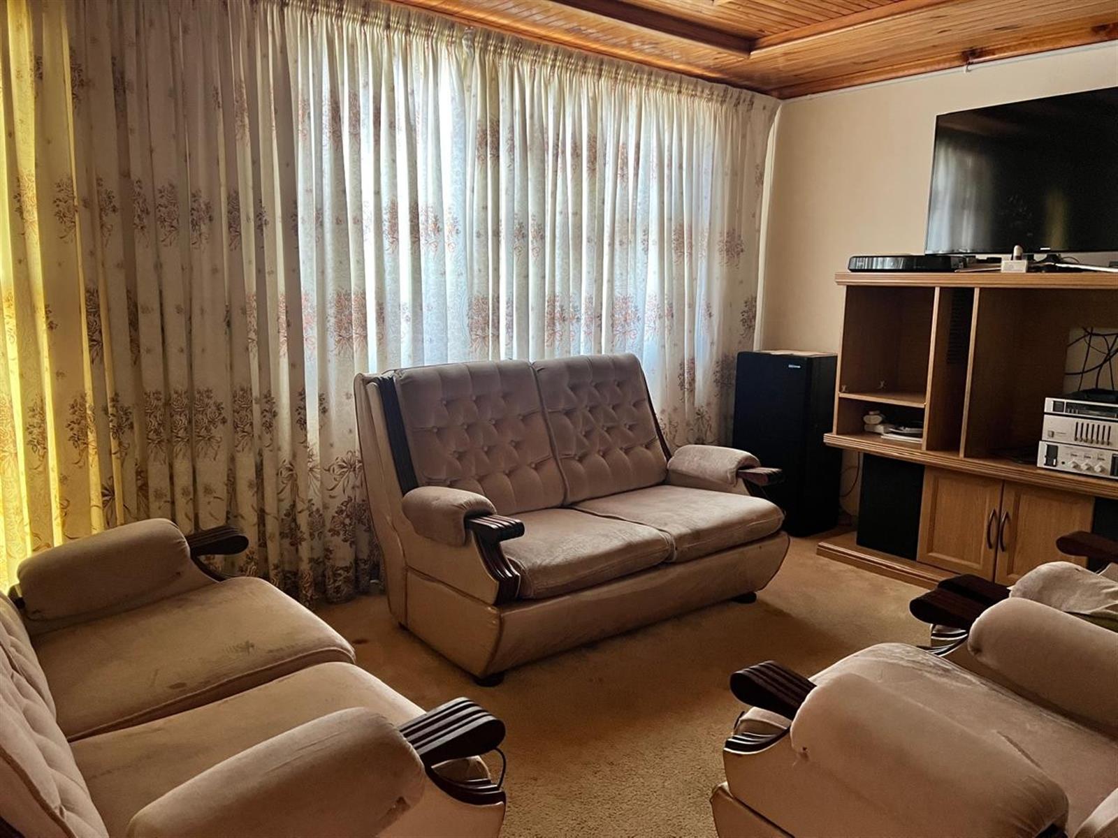 House For Sale in Mdantsane Nu 16, Mdantsane, East London