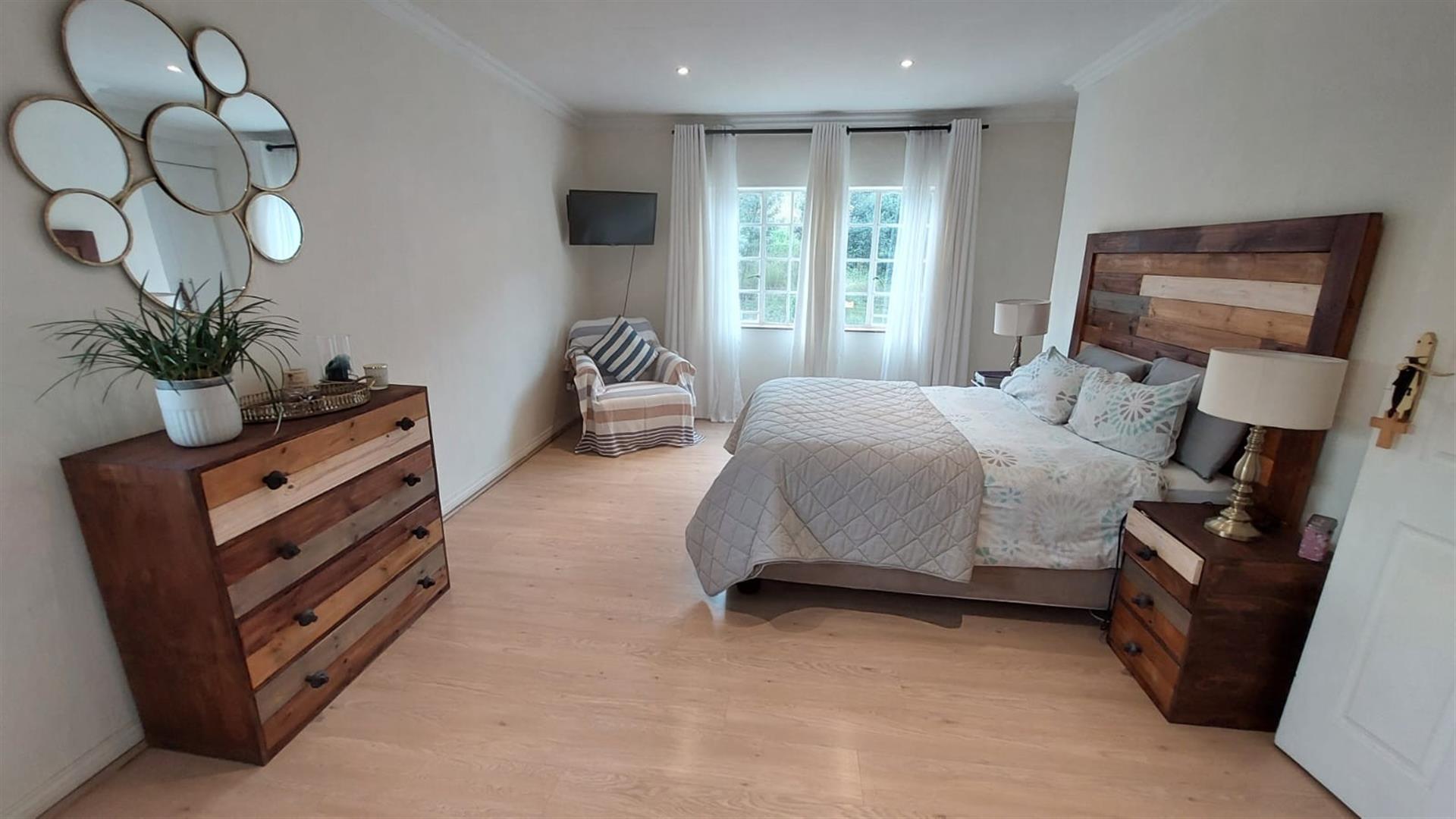 MODERN FOUR BEDROOM DUPLEX TOWNHOUSE FOR SALE IN GREAT LOCATION IN BASSONIA