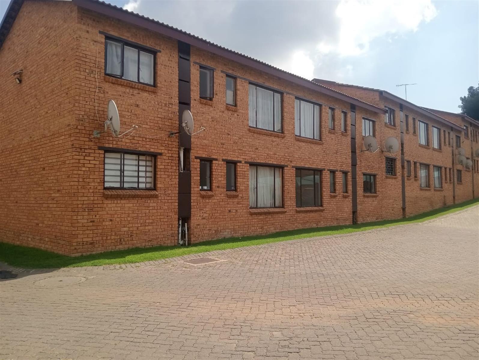 Apartment For Sale in Meredale, Johannesburg