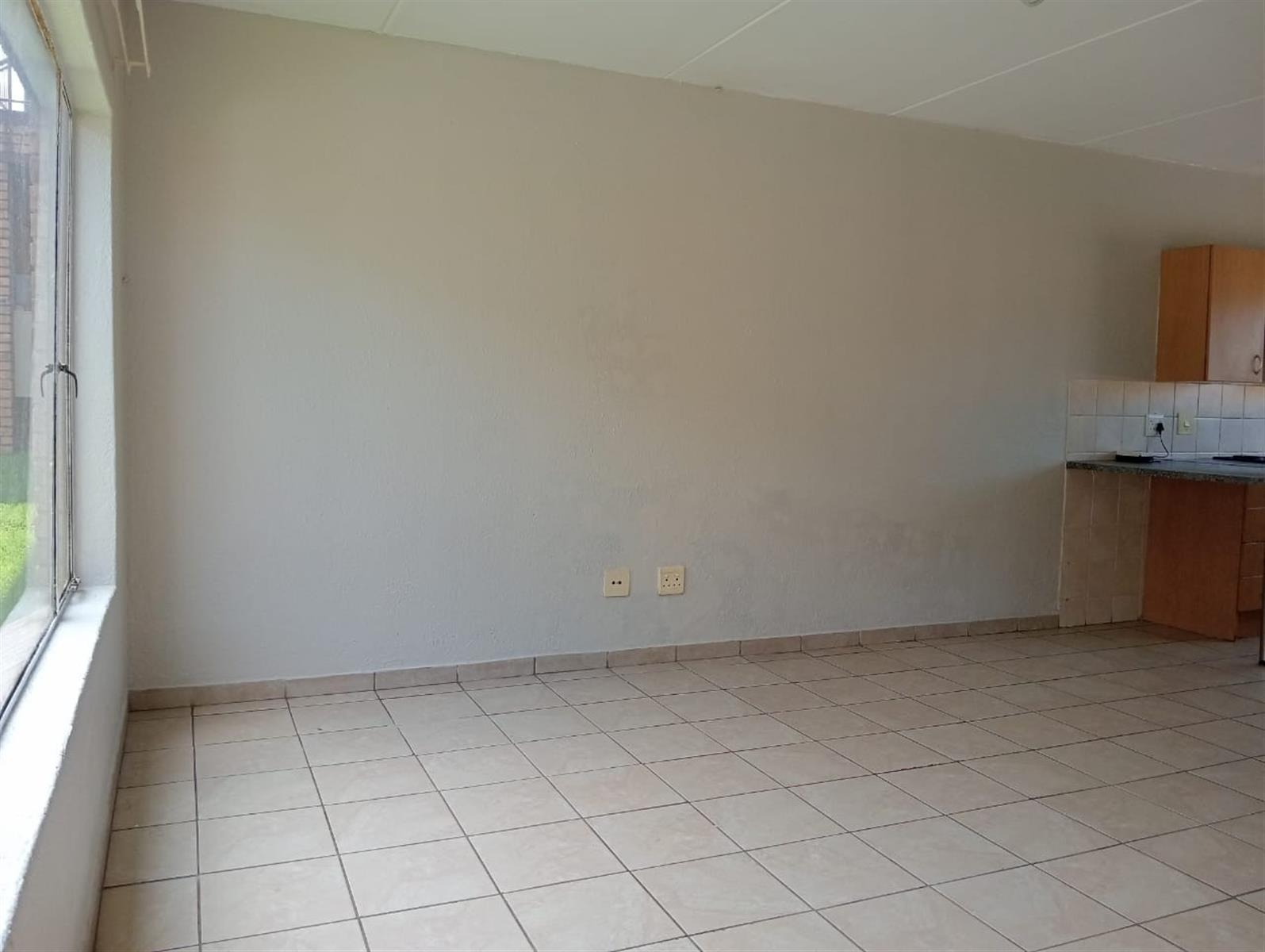 Apartment For Sale in Meredale, Johannesburg