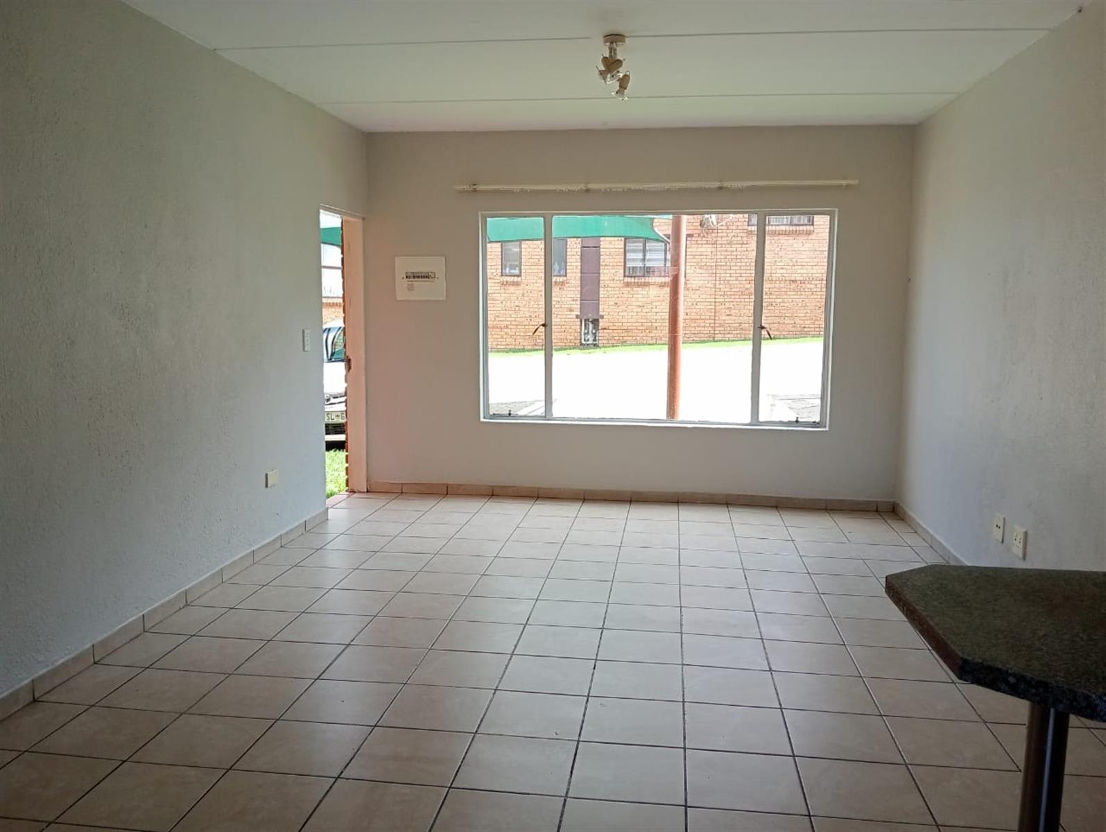 Apartment For Sale in Meredale, Johannesburg