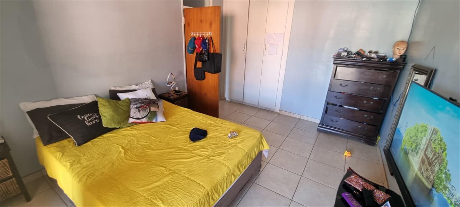 Affordable Townhouse/Investment  For Sale in Popular  Belgravia, Kimberley