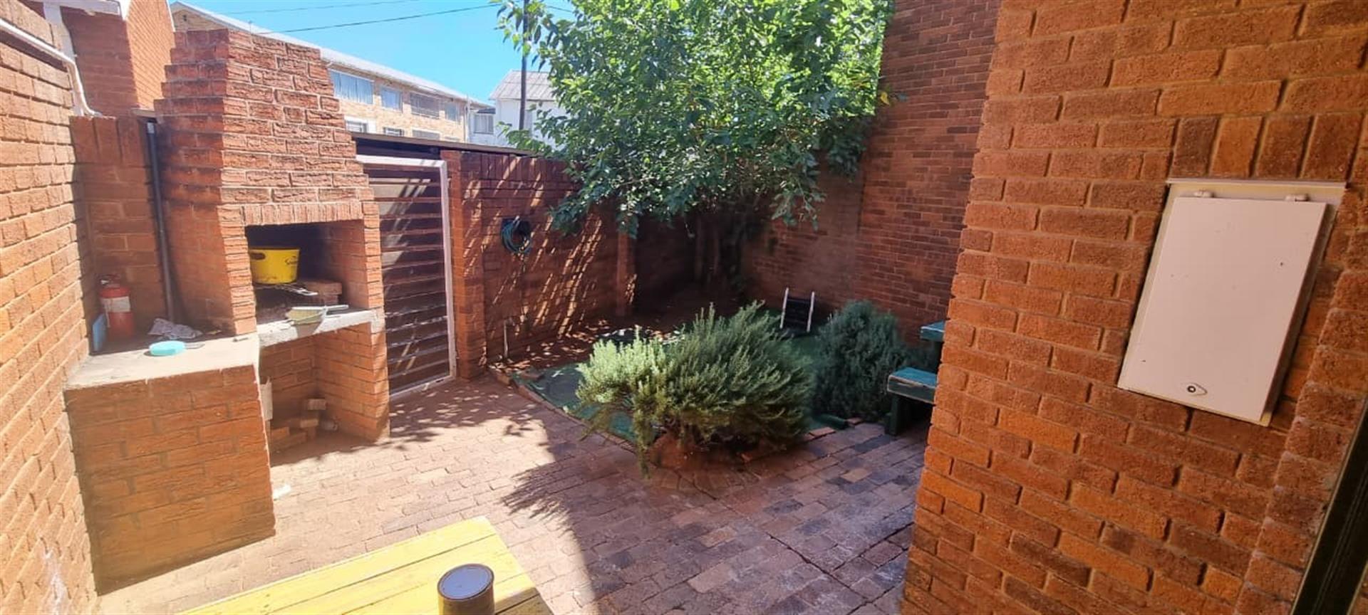 Affordable Townhouse/Investment  For Sale in Popular  Belgravia, Kimberley