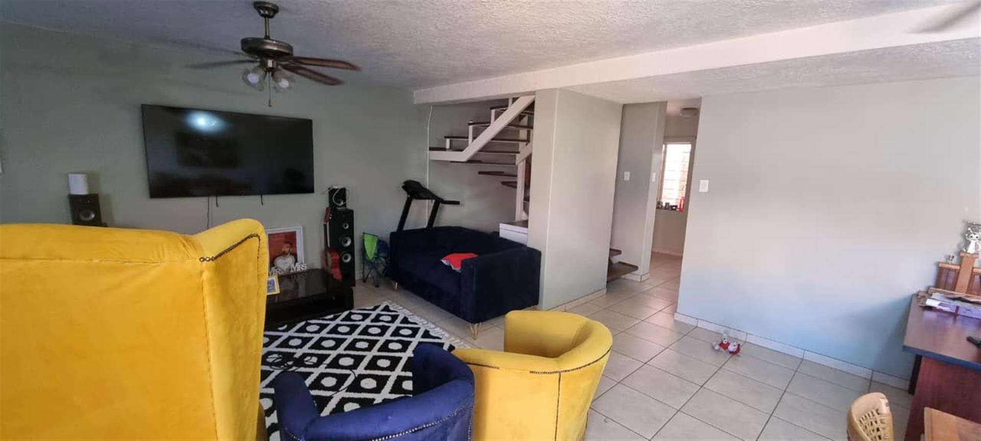 Affordable Townhouse/Investment  For Sale in Popular  Belgravia, Kimberley