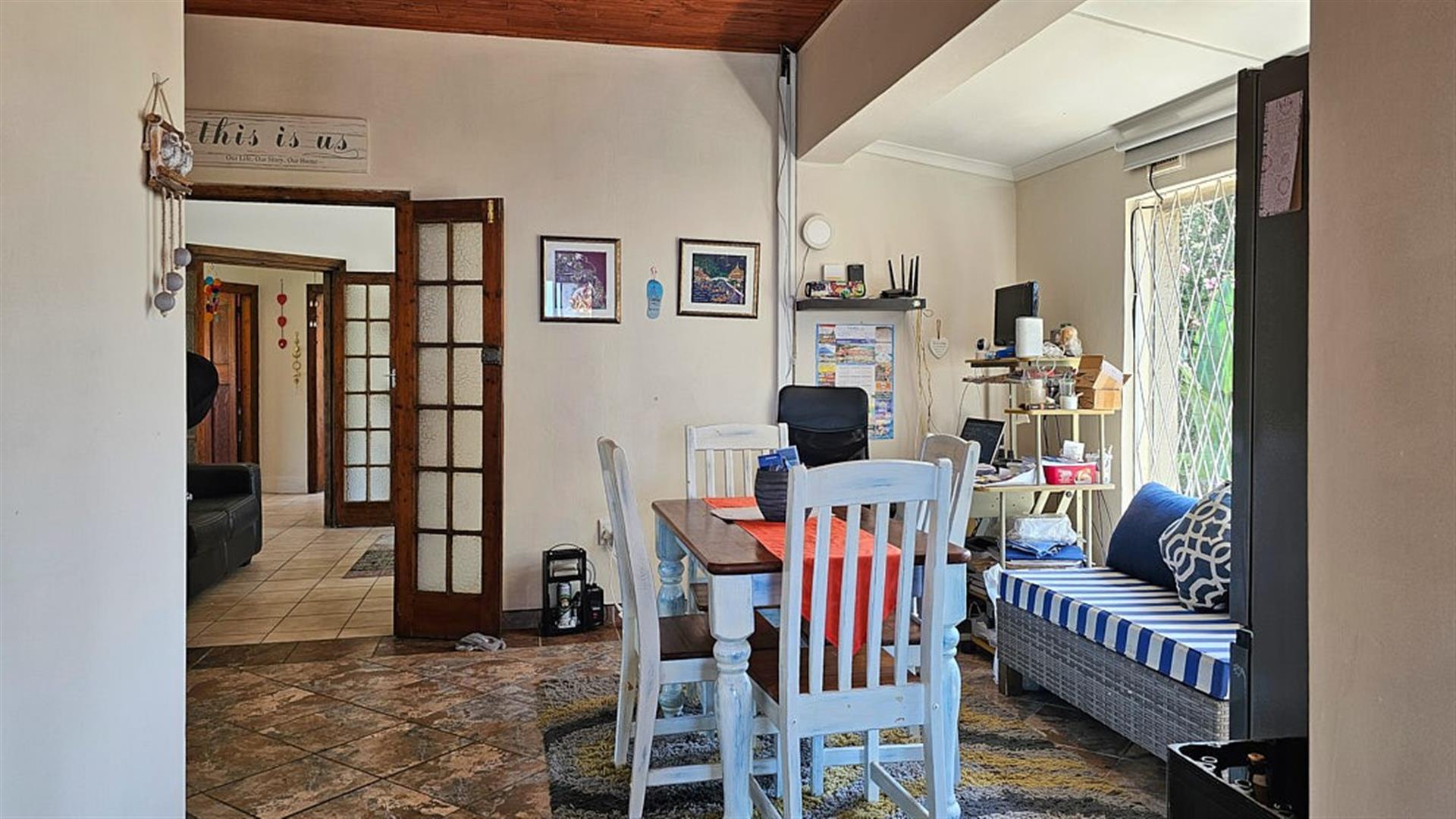 Unique, Modern 3 Bedroom House with FLATLETS