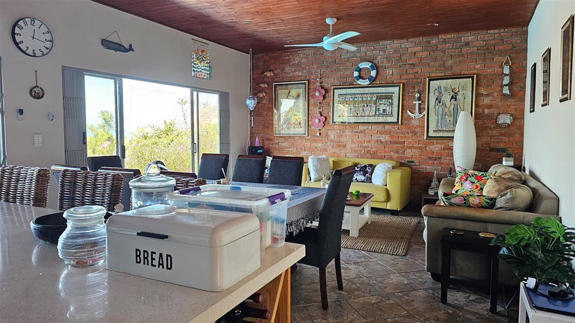 Unique, Modern 3 Bedroom House with FLATLETS