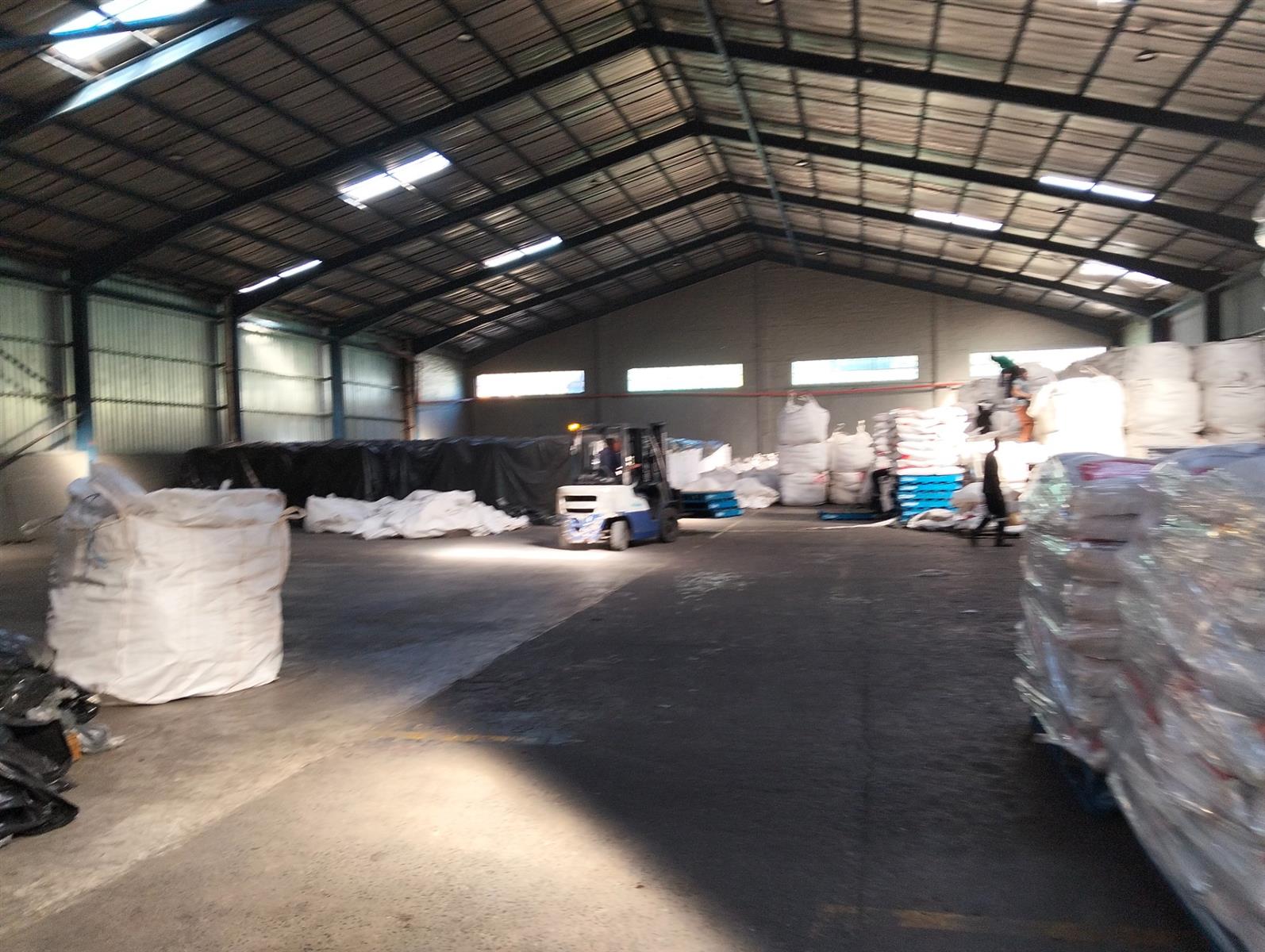 Warehouse for rent in Rossburgh, Durban, KwaZulu Natal, 2118 m²