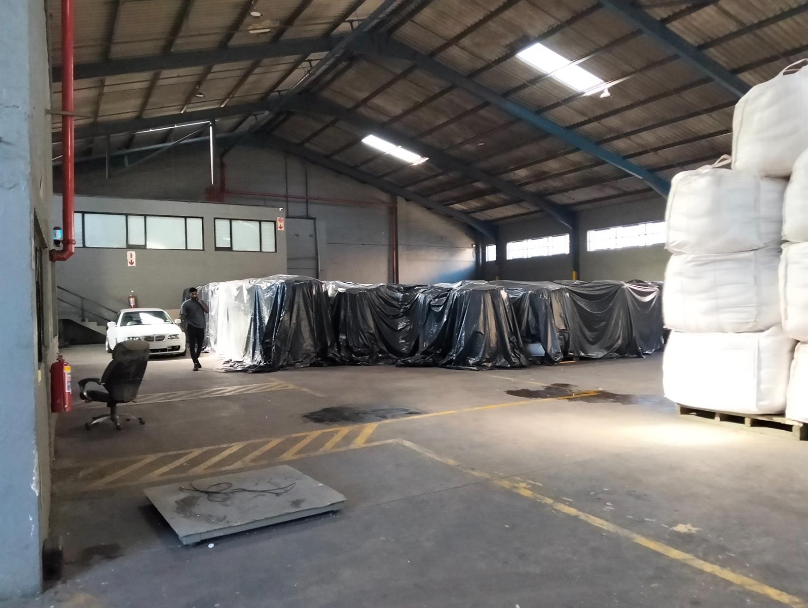 Warehouse for rent in Rossburgh, Durban, KwaZulu Natal, 2118 m²