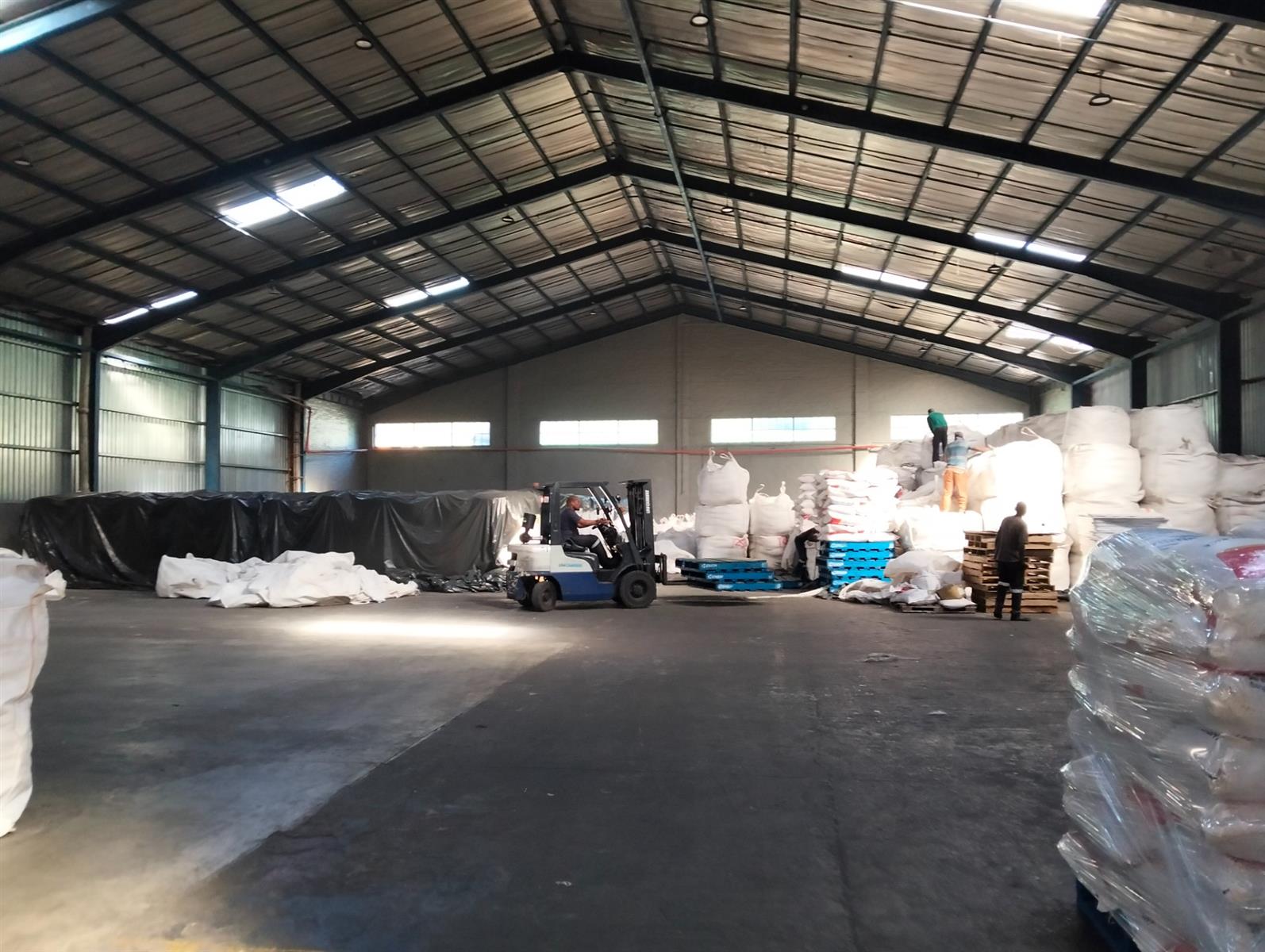 Warehouse for rent in Rossburgh, Durban, KwaZulu Natal, 2118 m²