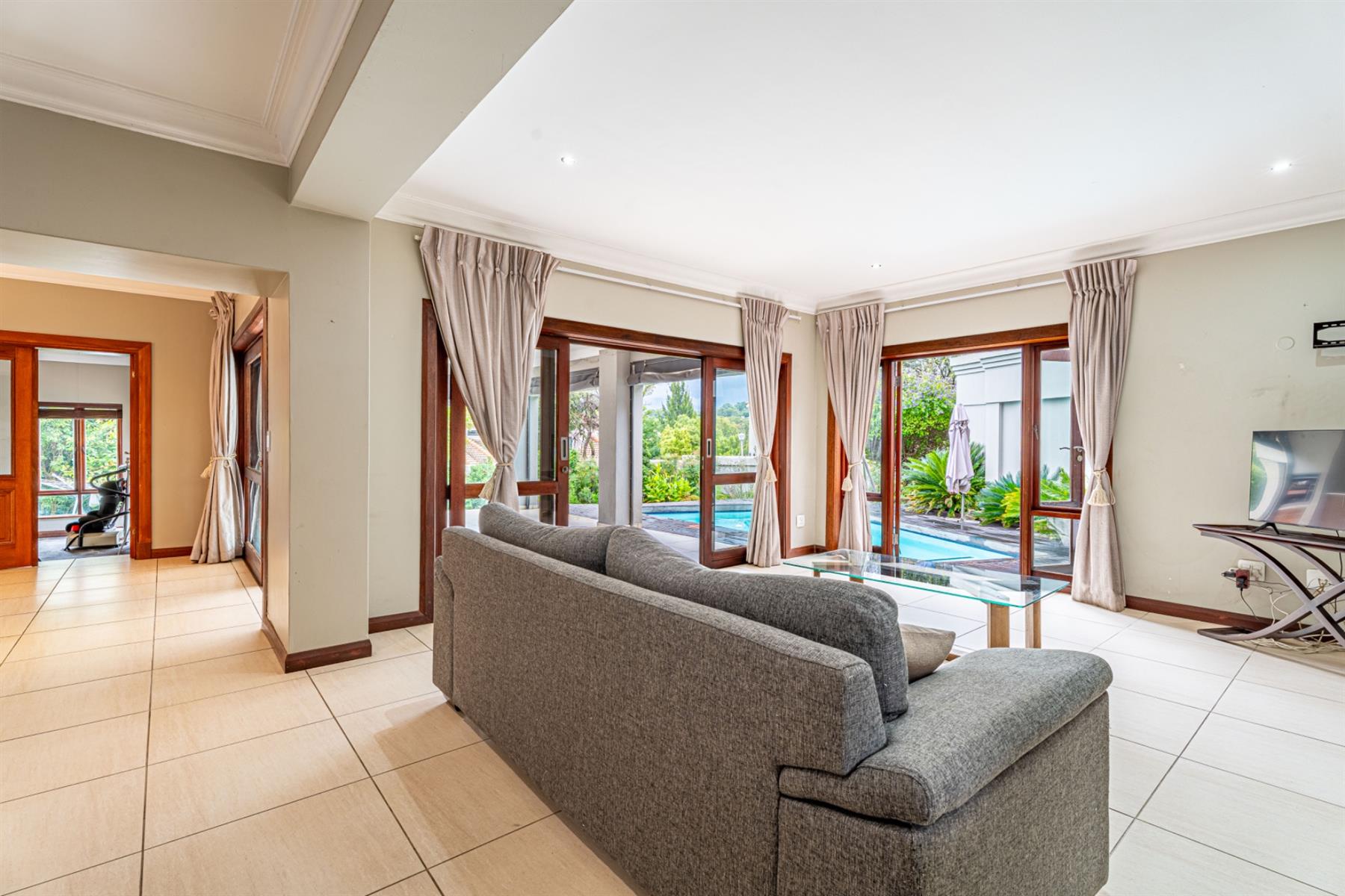 A MASTERPIECE OF BALINESE ELEGANCE | SUNSET VIEWS • TRANQUIL LUXURY • RESORT-STYLE LIVING